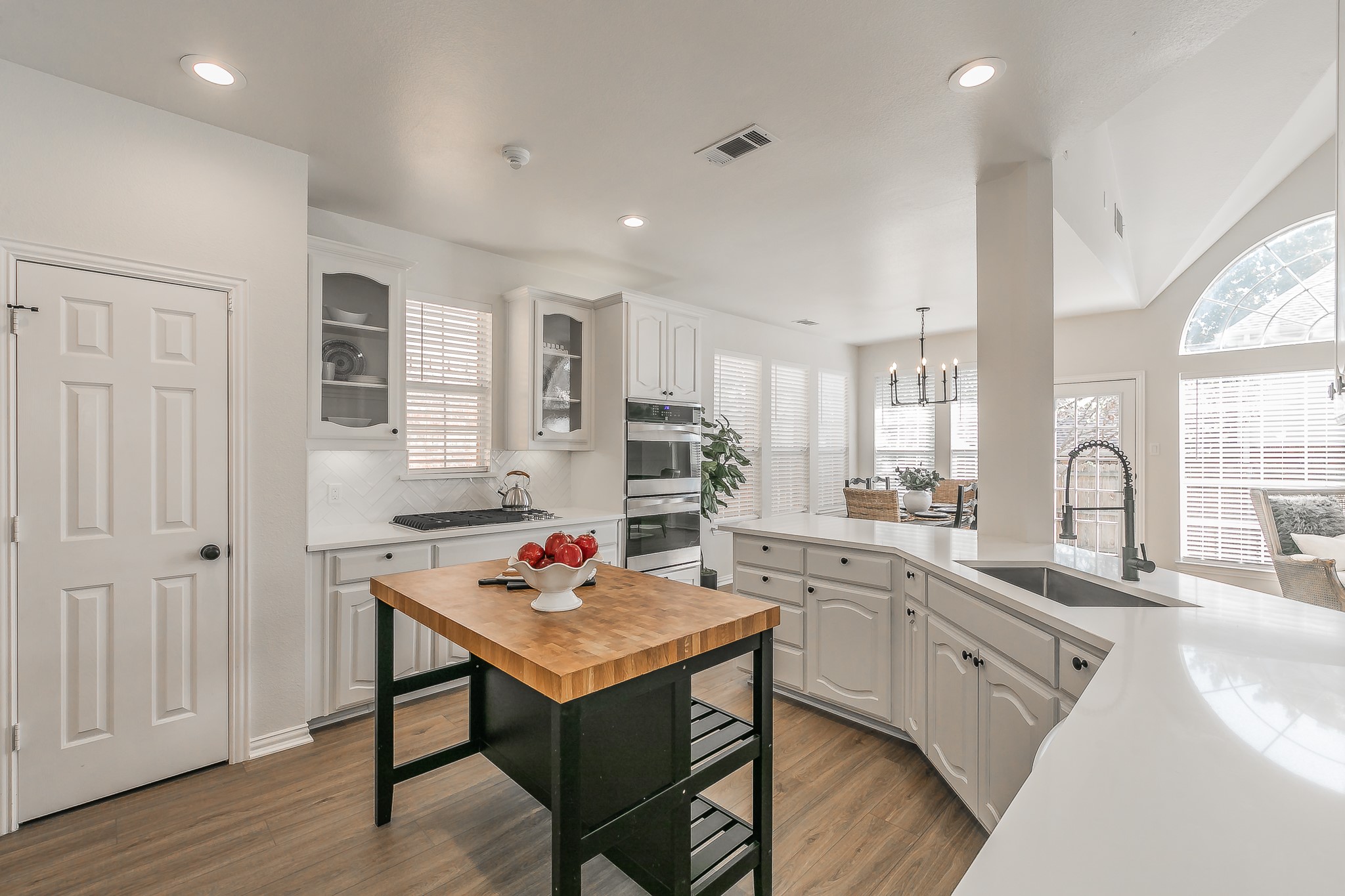 5213 Stoney Trail