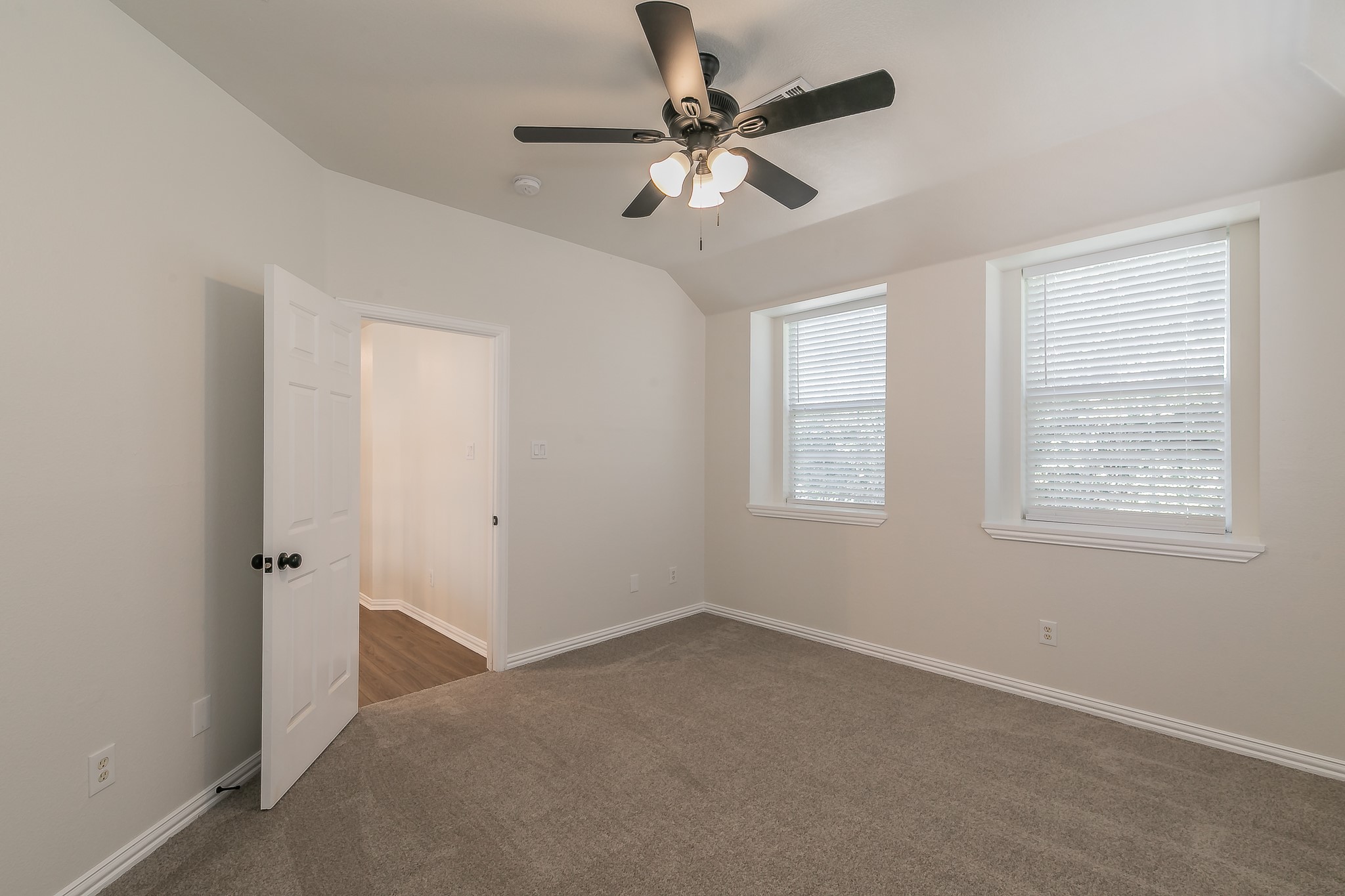 5213 Stoney Trail