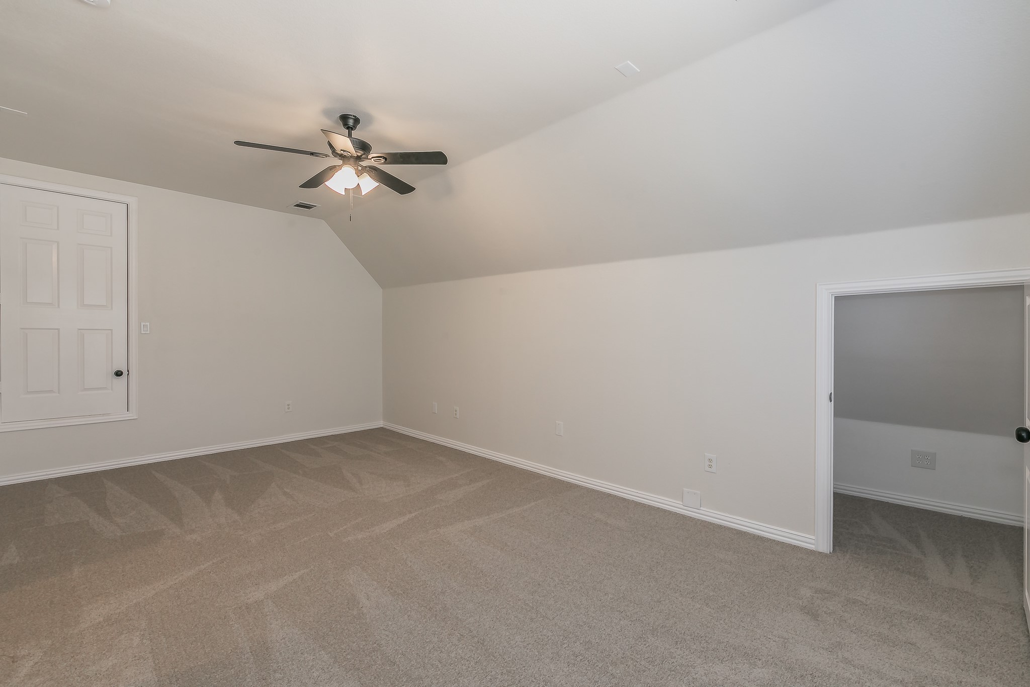 5213 Stoney Trail