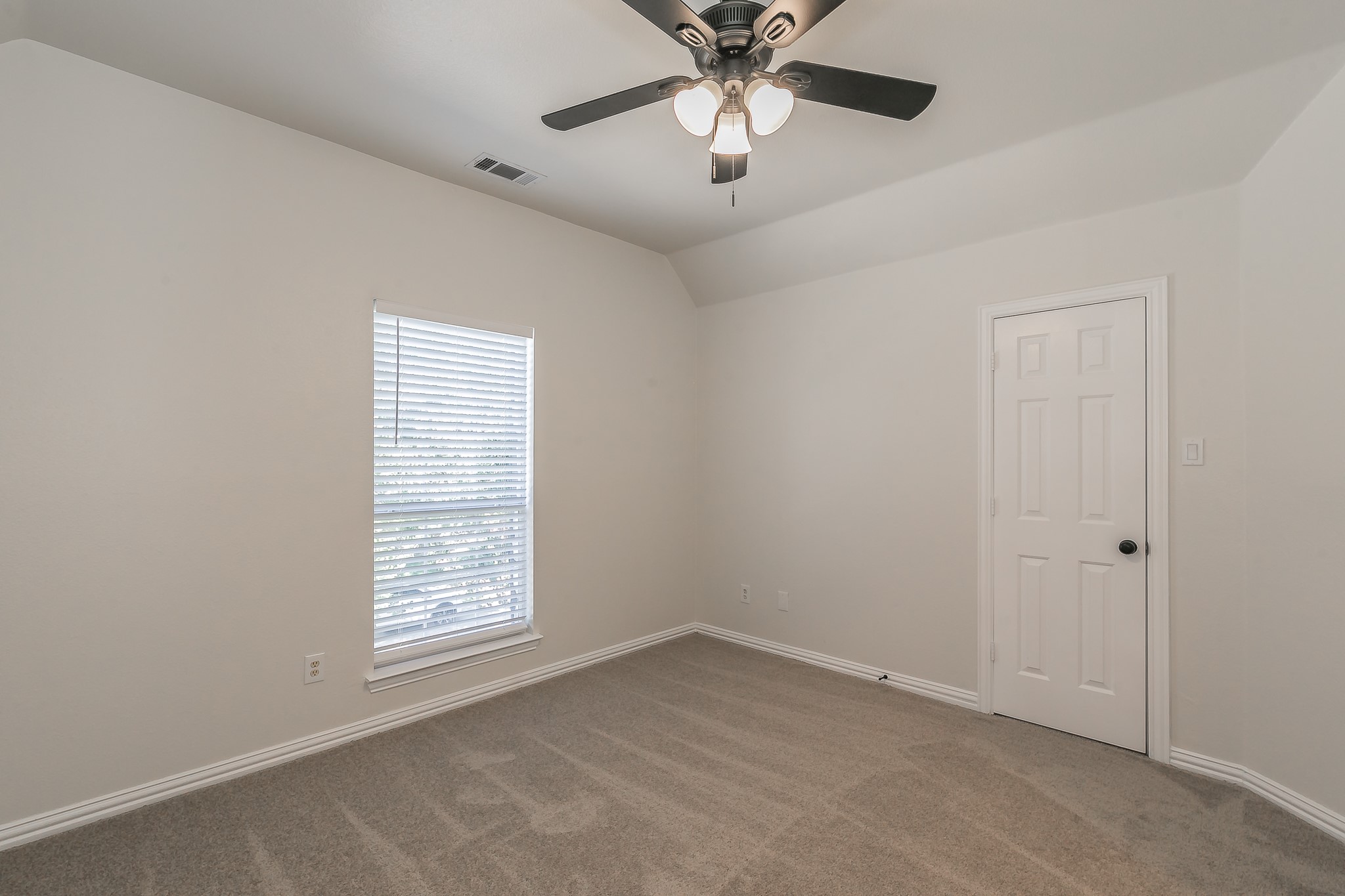 5213 Stoney Trail