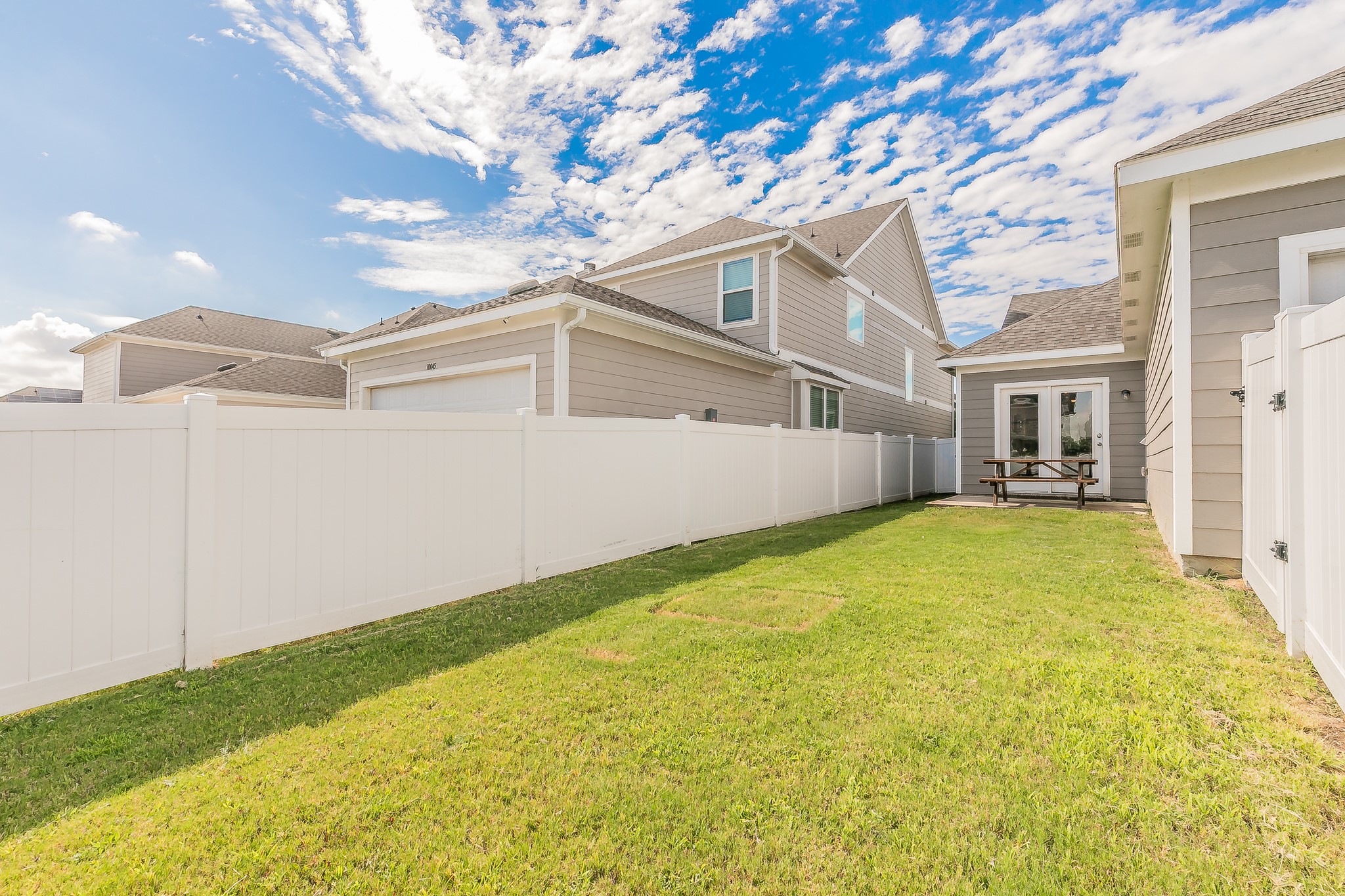 10041 Adams Lane