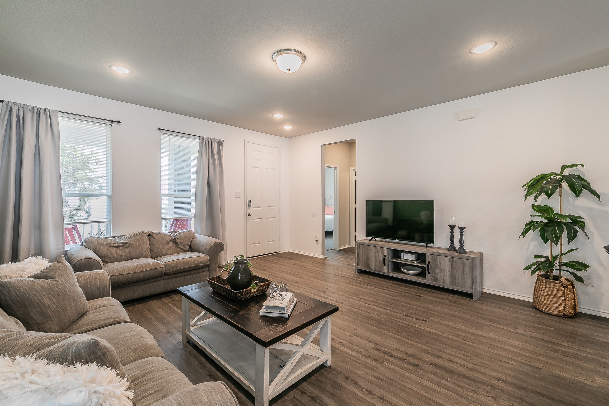 10041 Adams Lane
