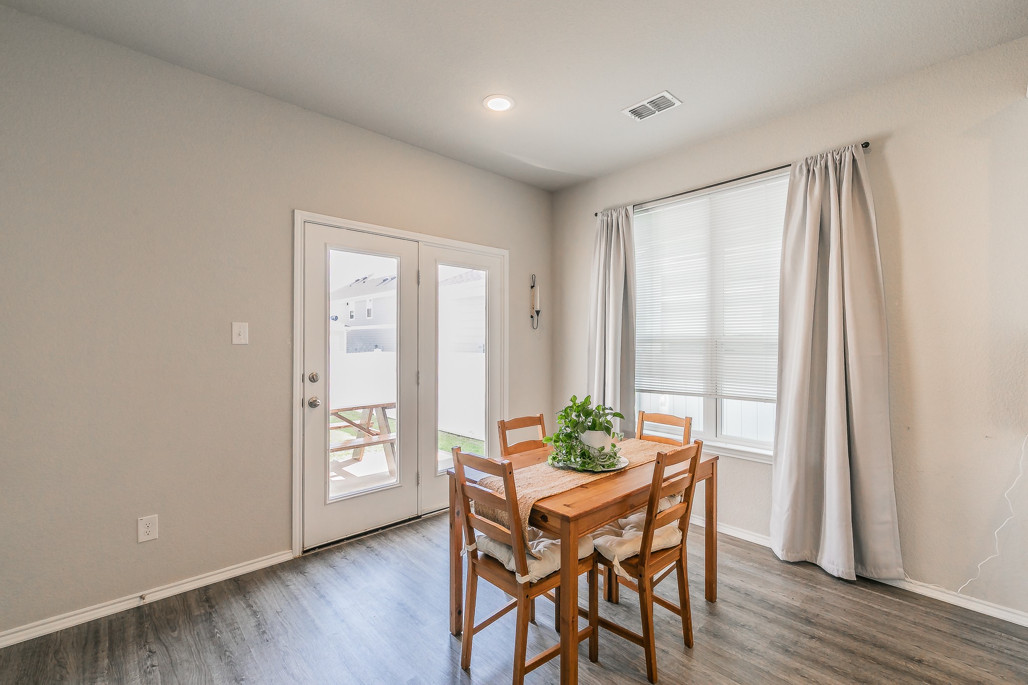 10041 Adams Lane