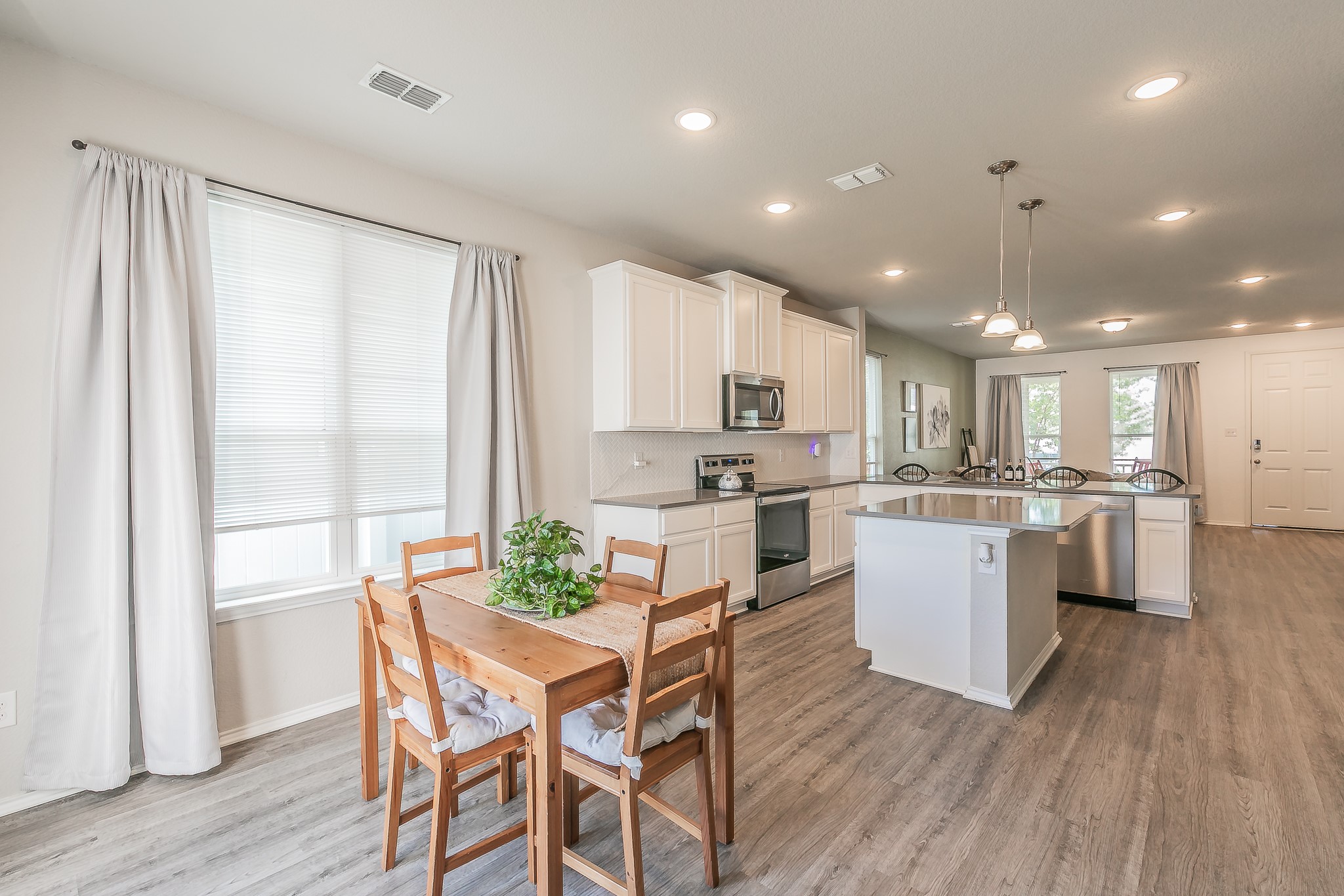 10041 Adams Lane