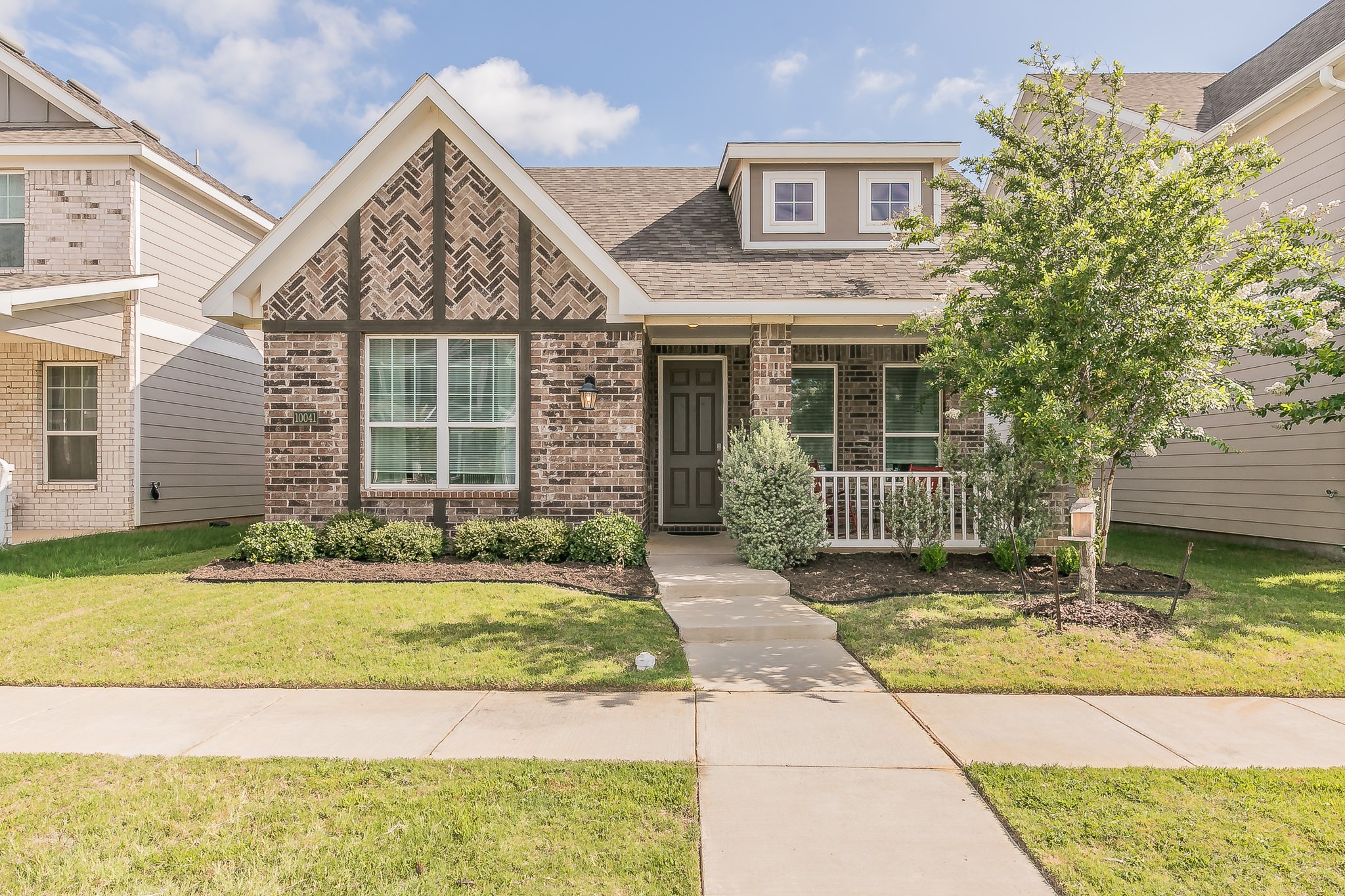 10041 Adams Lane