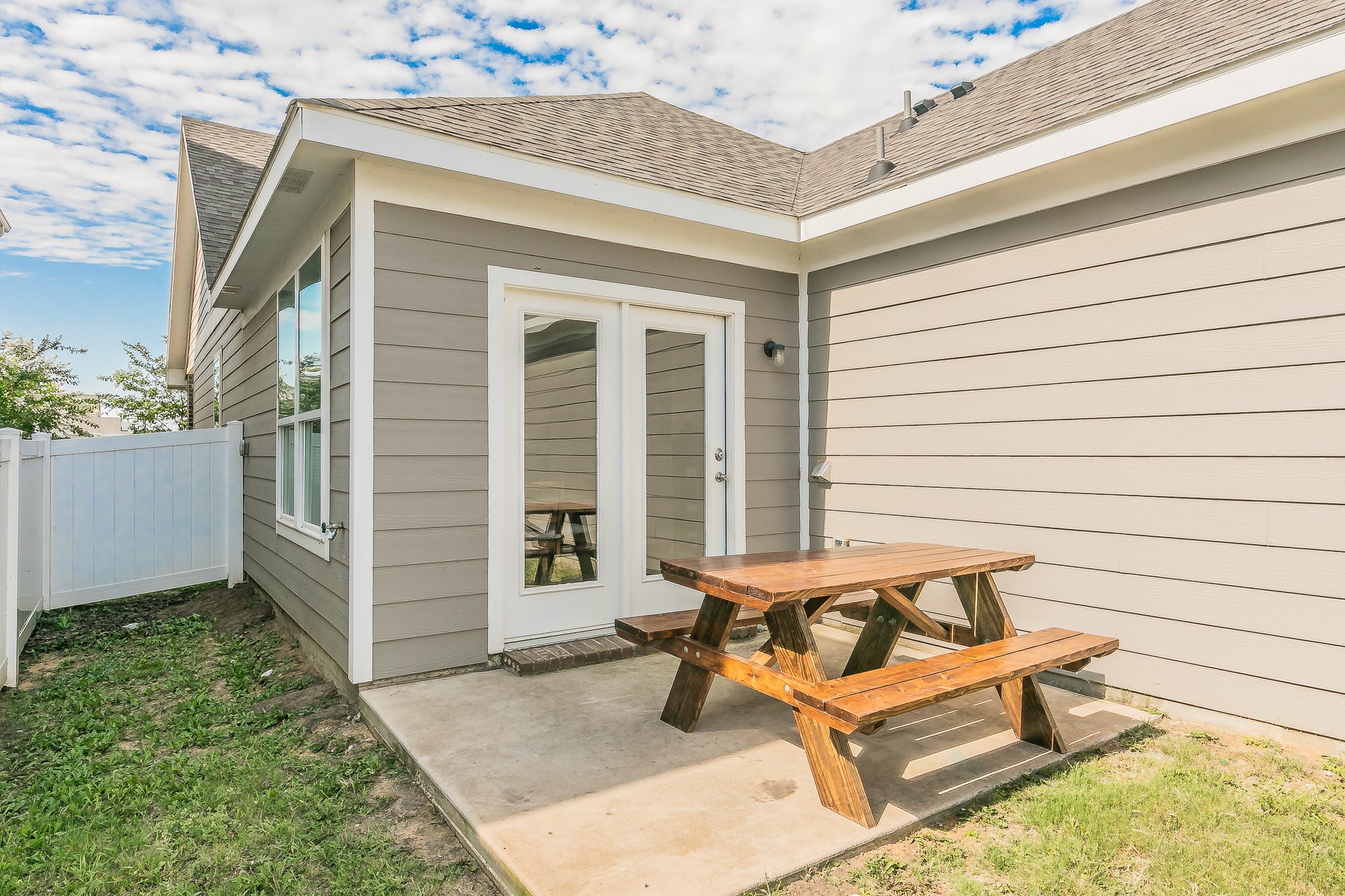 10041 Adams Lane