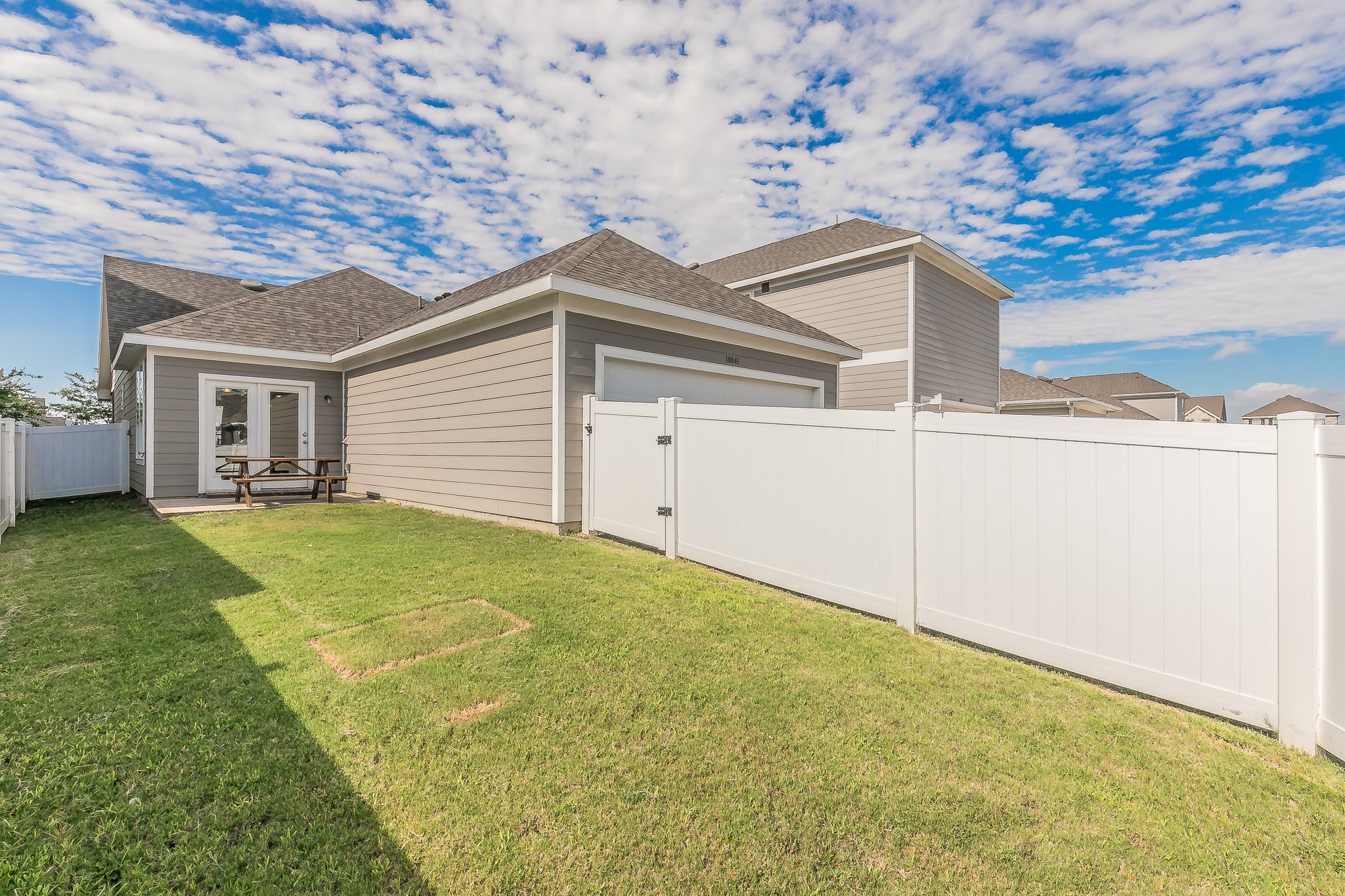 10041 Adams Lane