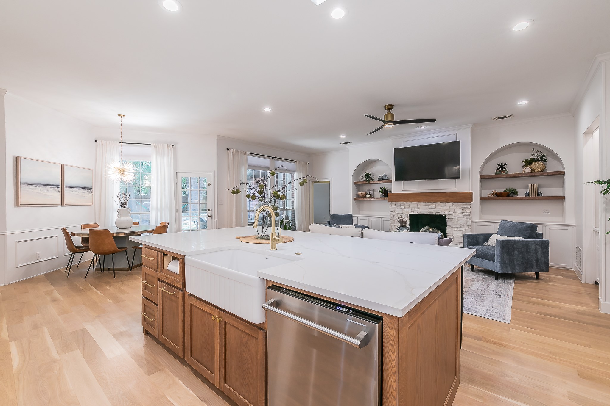 2807 Carriage Trail