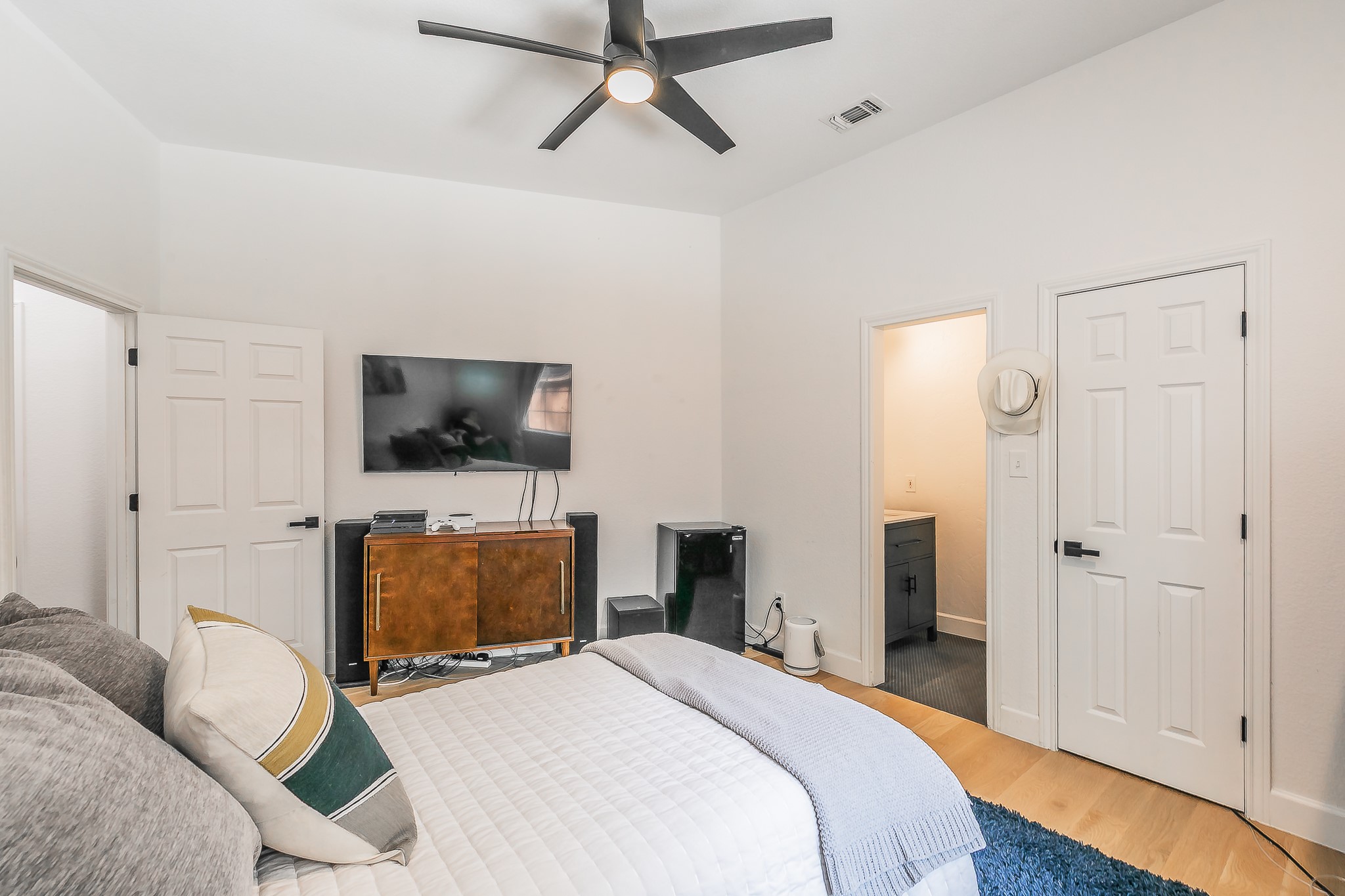 2807 Carriage Trail
