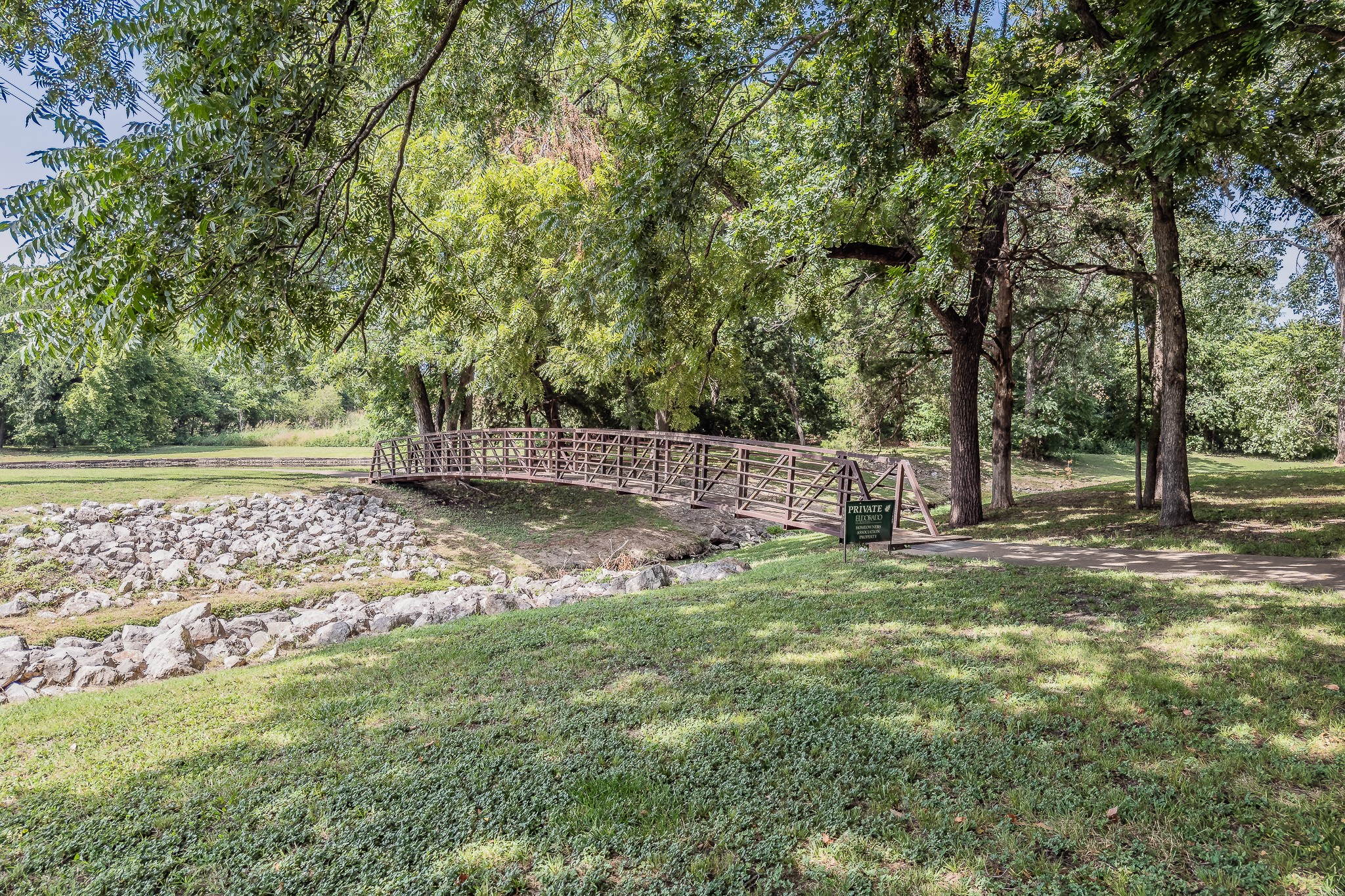 2807 Carriage Trail