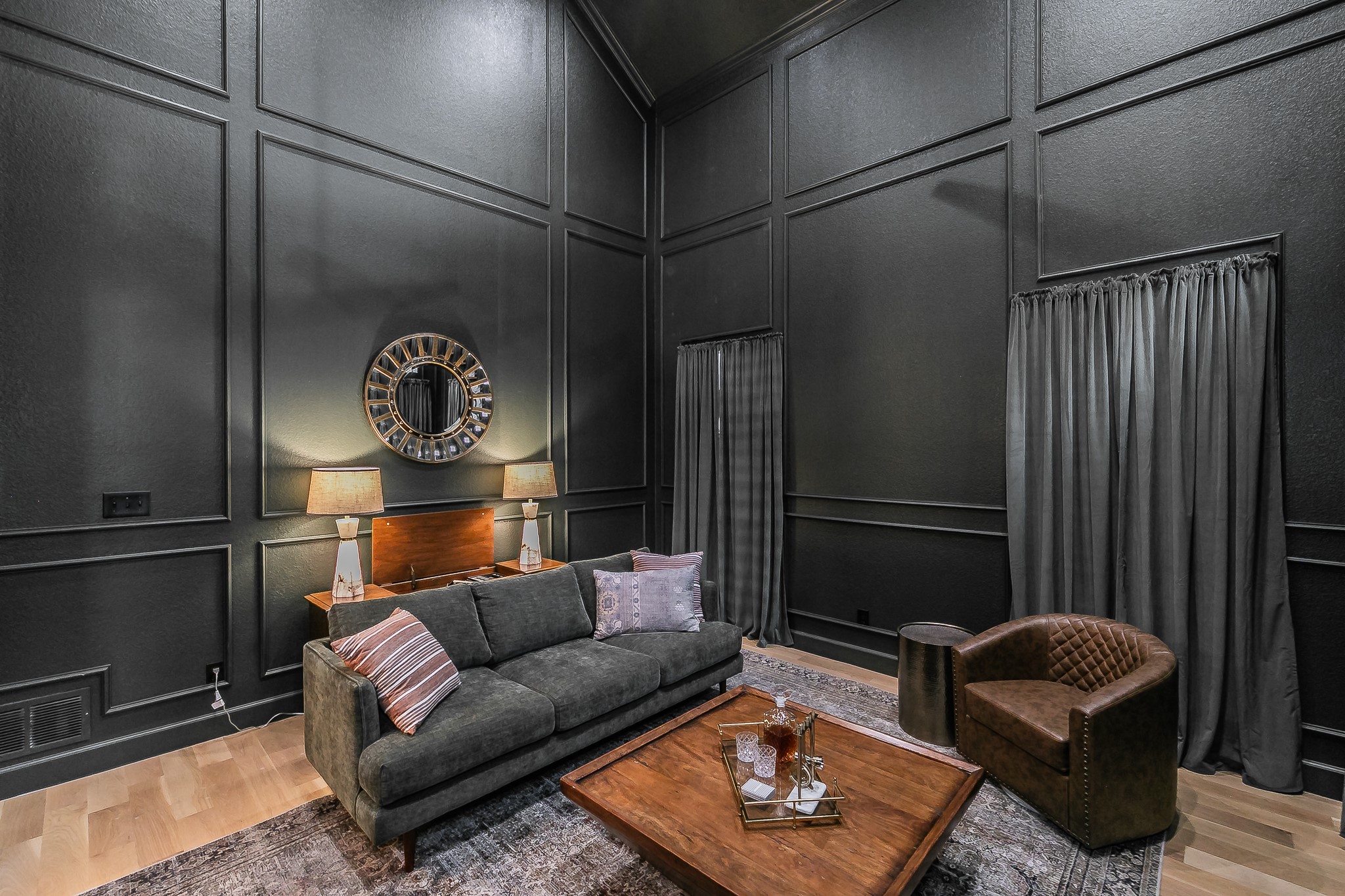 2807 Carriage Trail