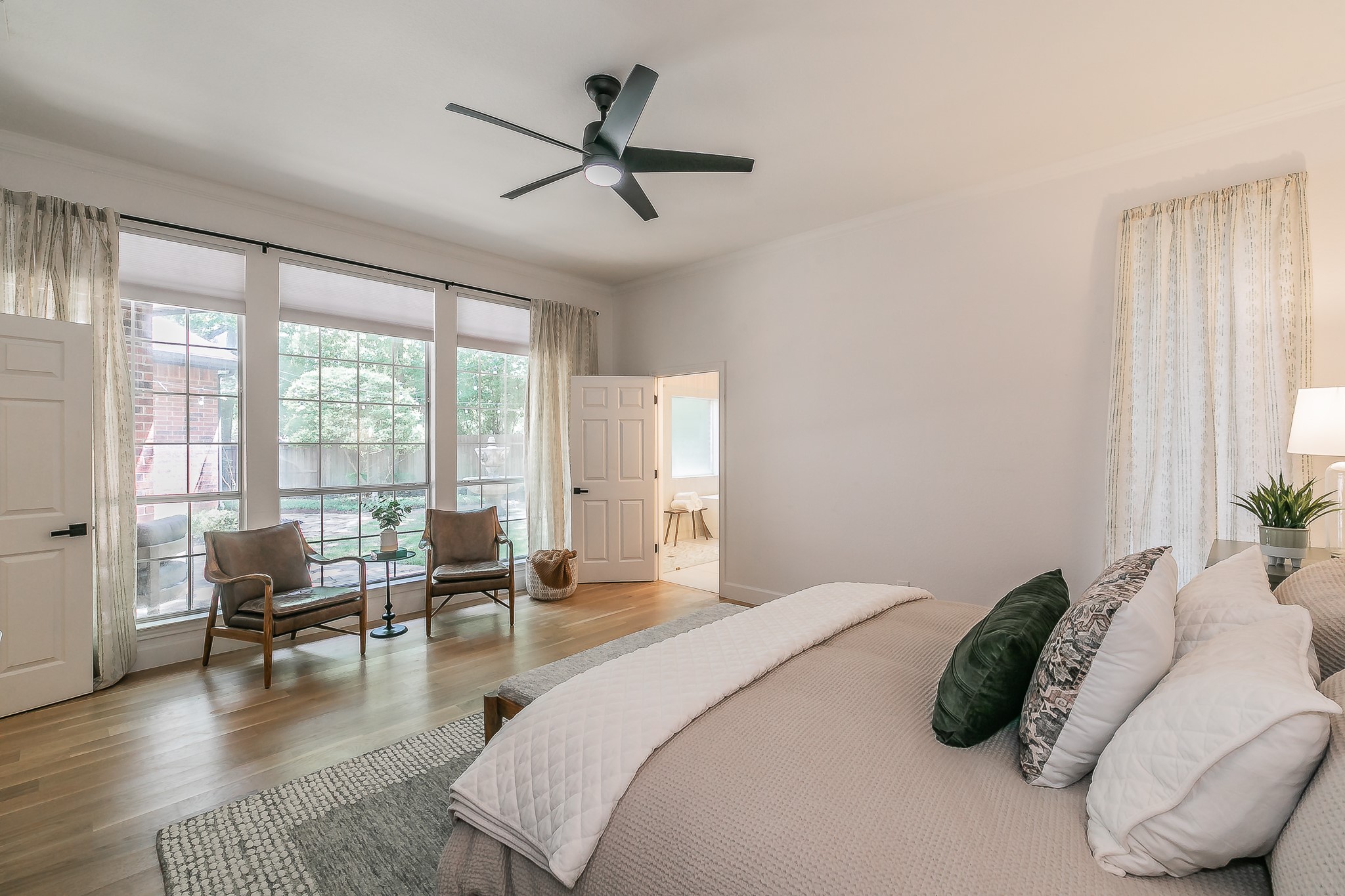 2807 Carriage Trail