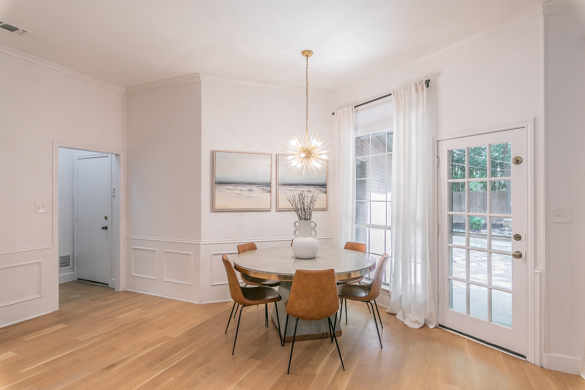 2807 Carriage Trail