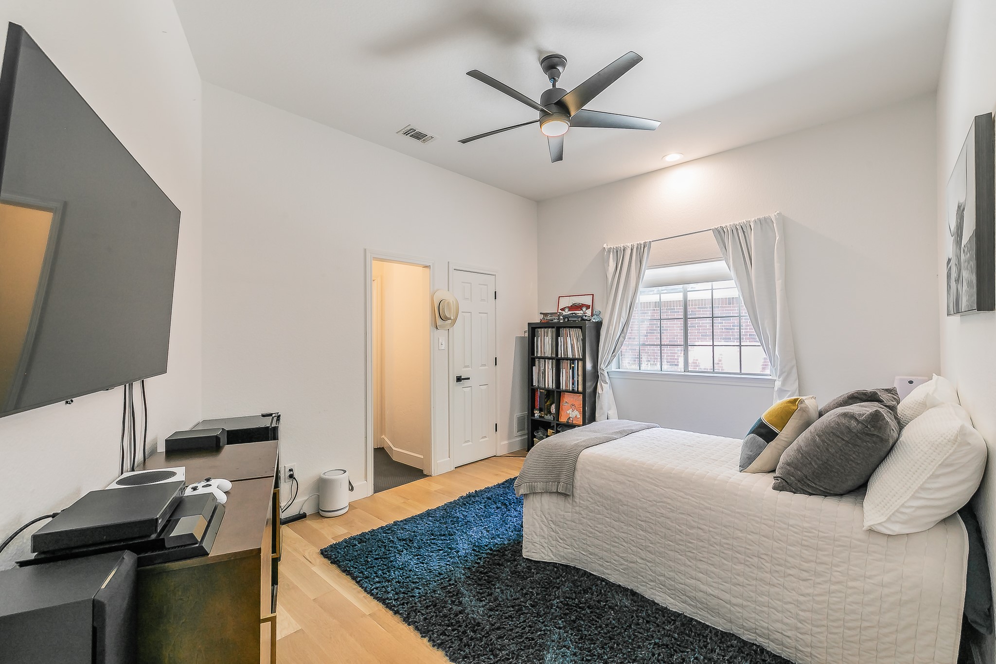2807 Carriage Trail