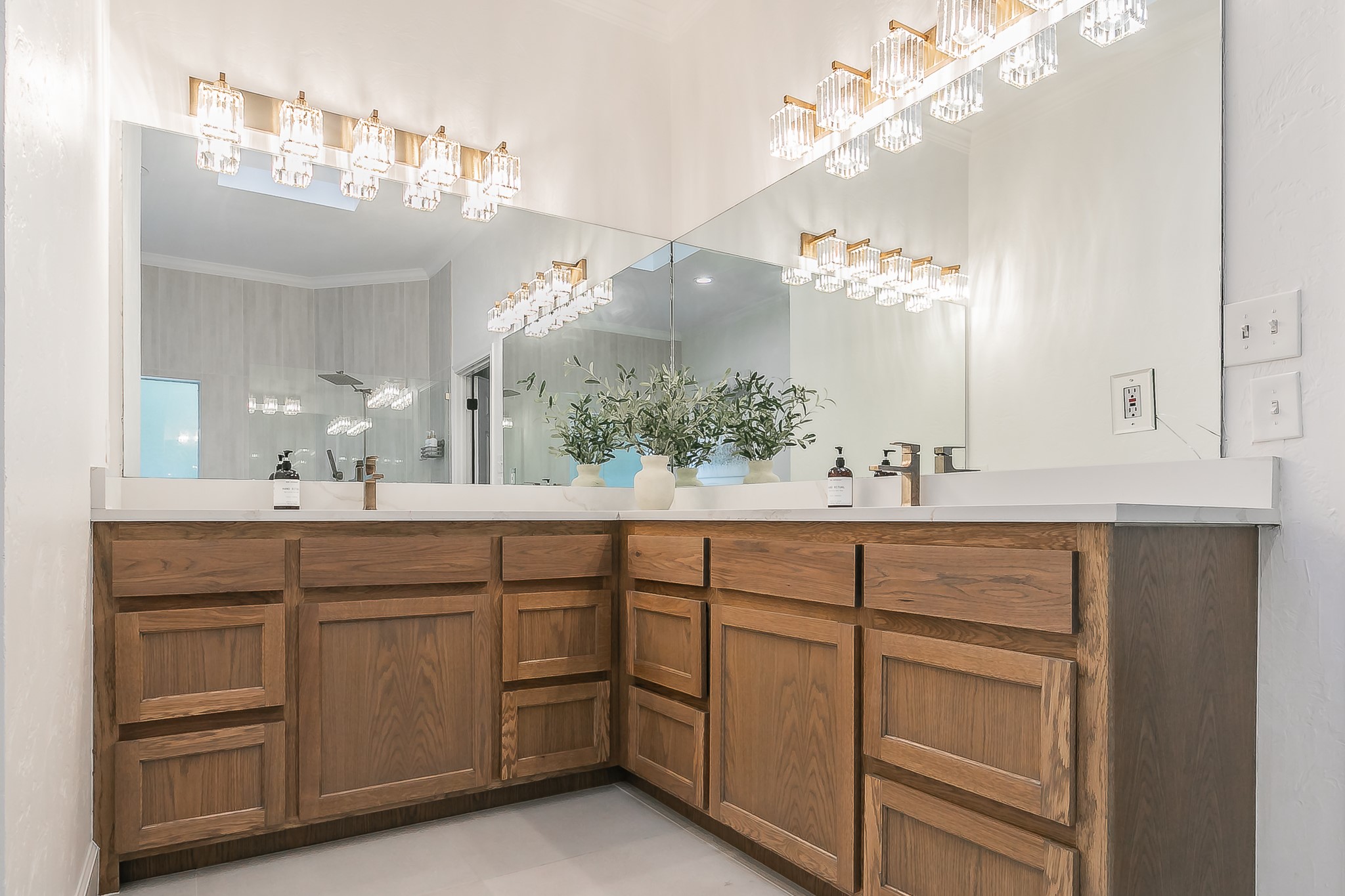 2807 Carriage Trail
