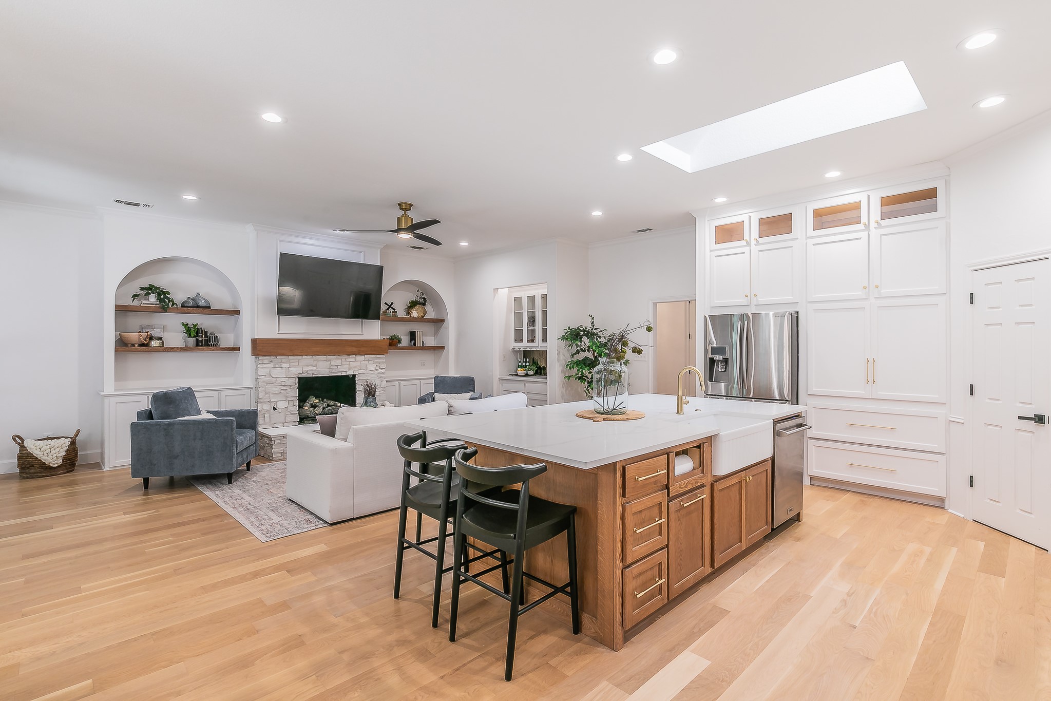 2807 Carriage Trail