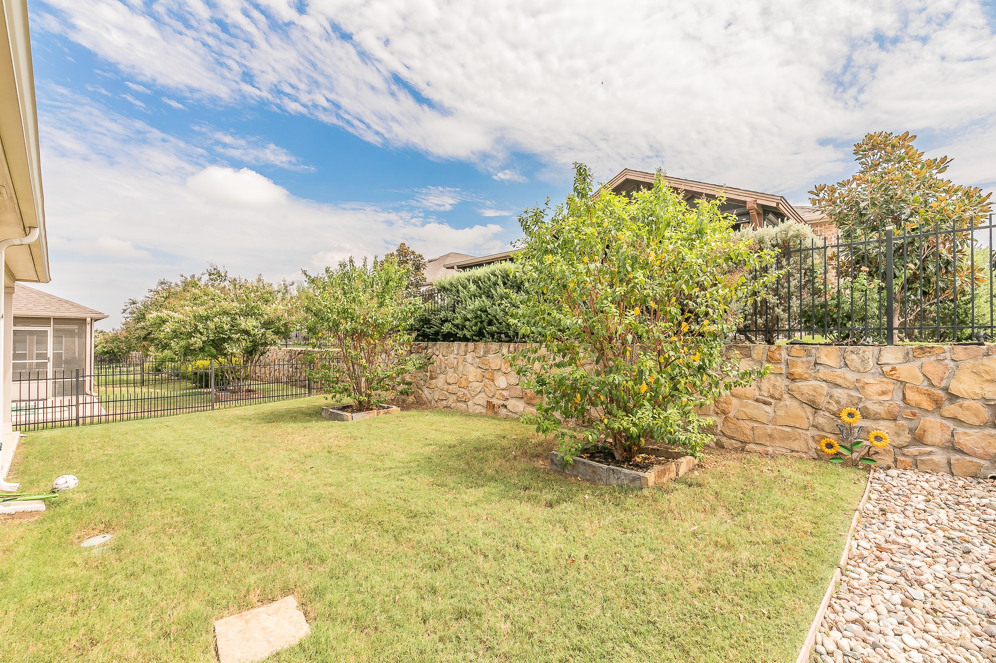7601 Heritage Drive