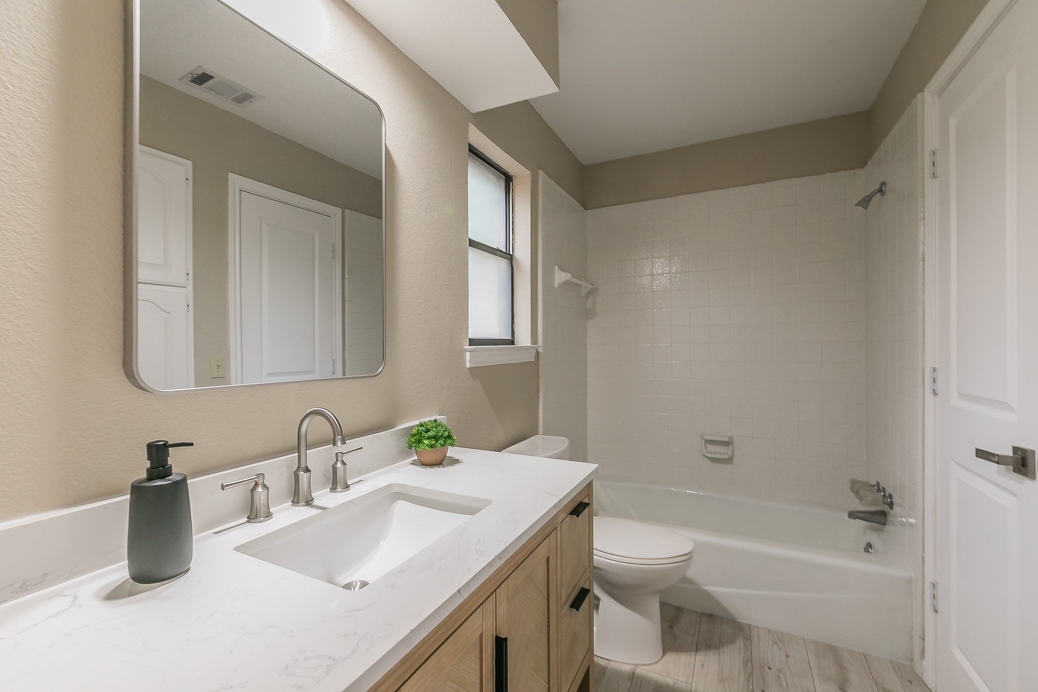 3304 Starlight Trail