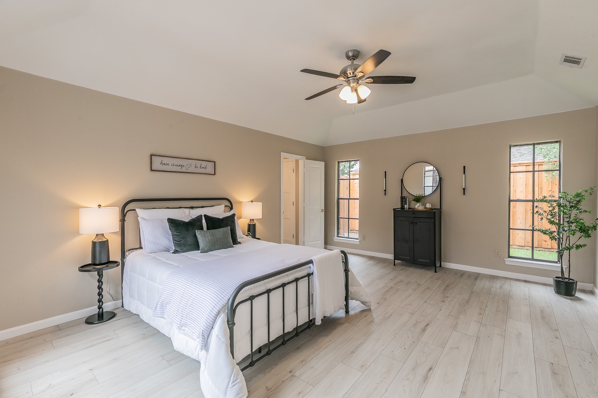 3304 Starlight Trail