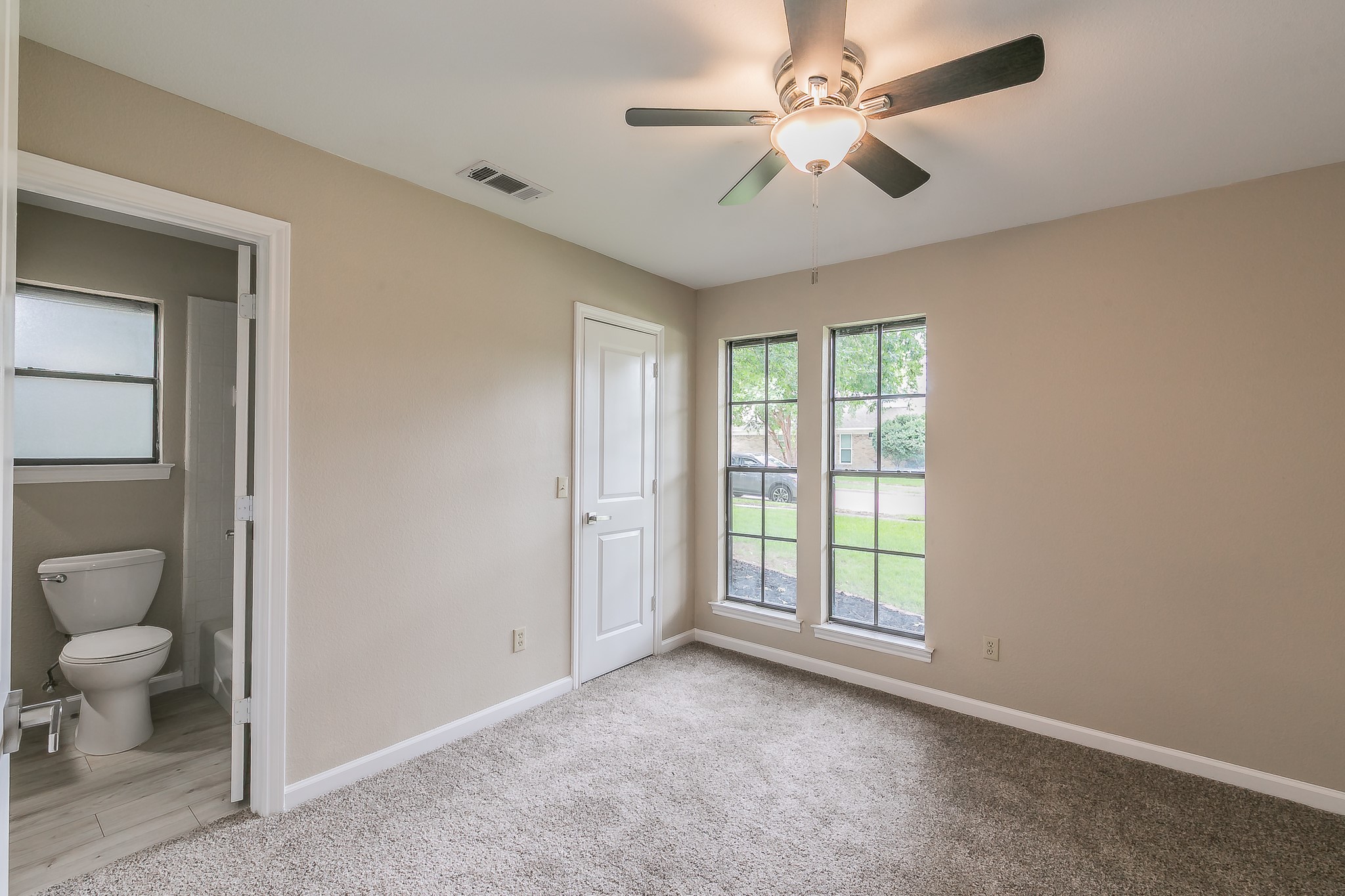 3304 Starlight Trail