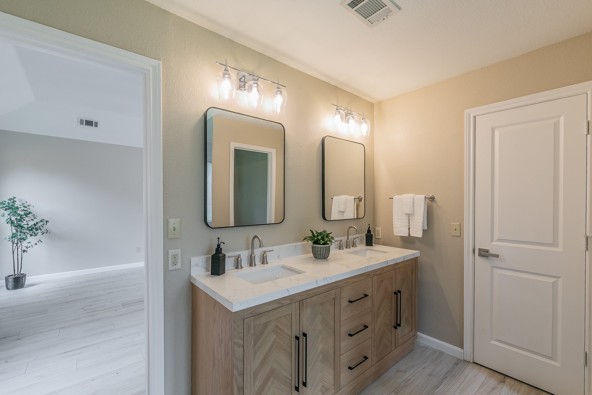 3304 Starlight Trail