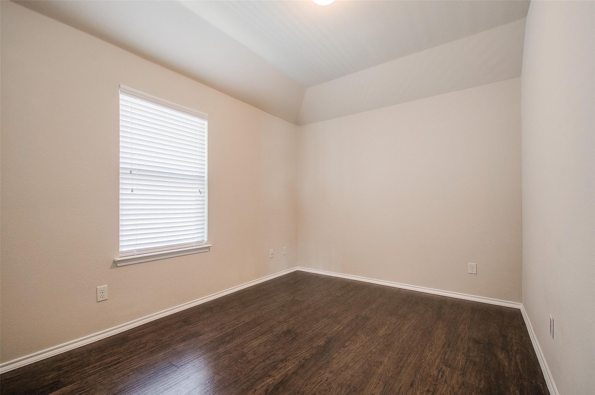 10128 Horseshoe Lane
