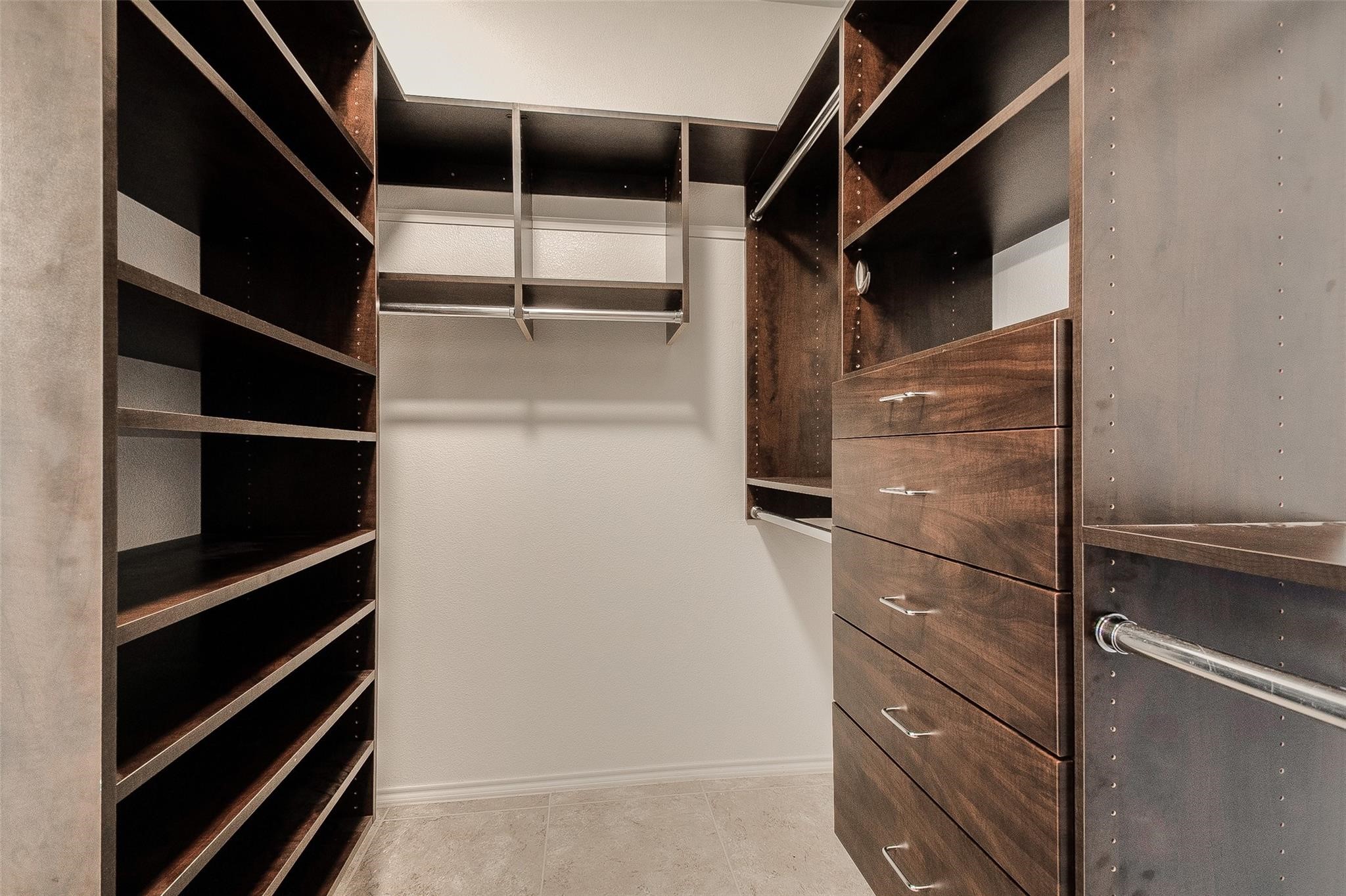 10128 Horseshoe Lane