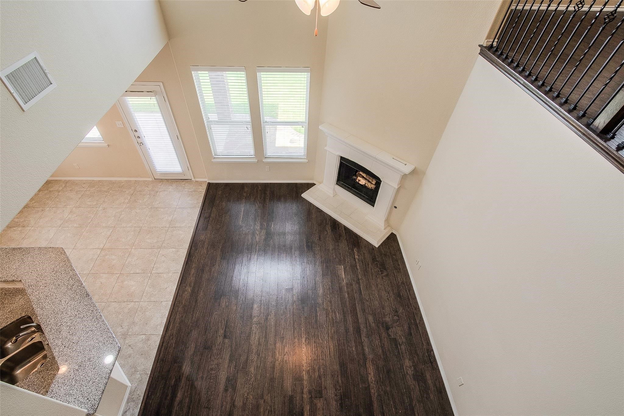 10128 Horseshoe Lane