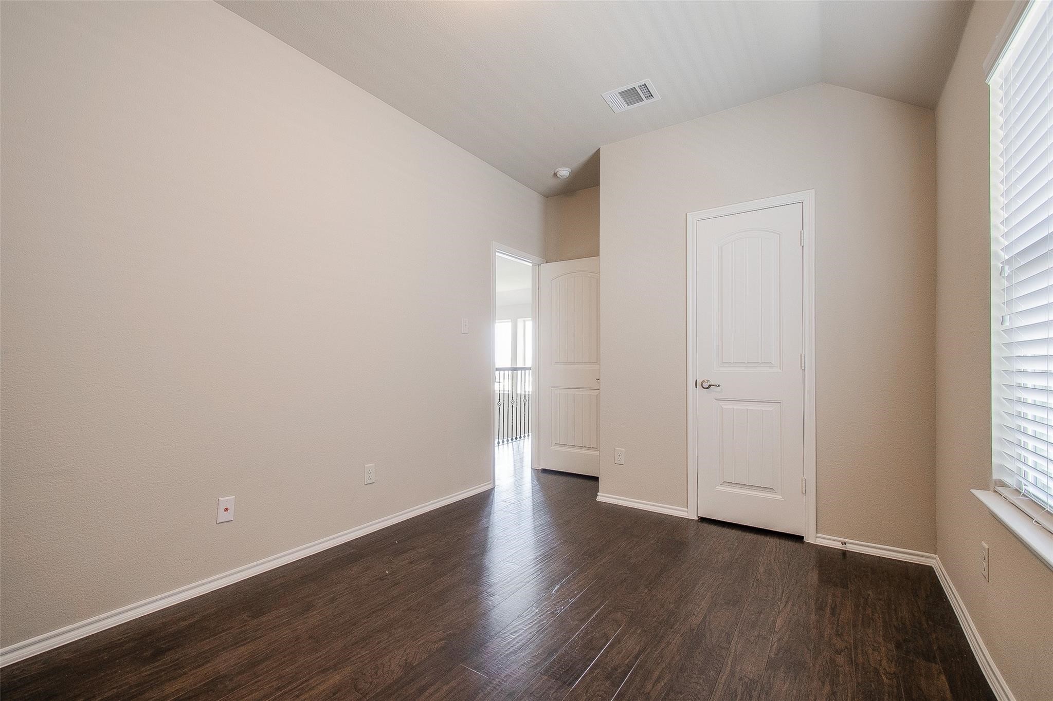 10128 Horseshoe Lane