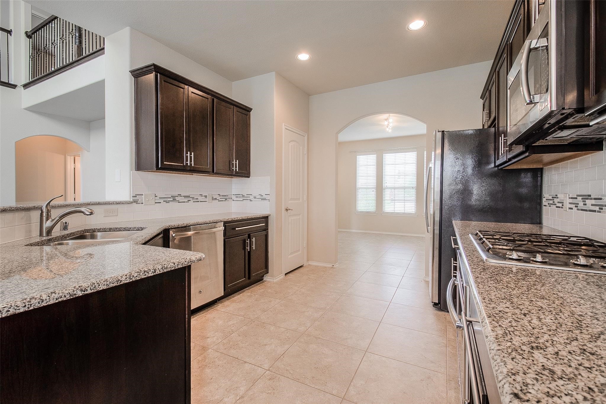 10128 Horseshoe Lane