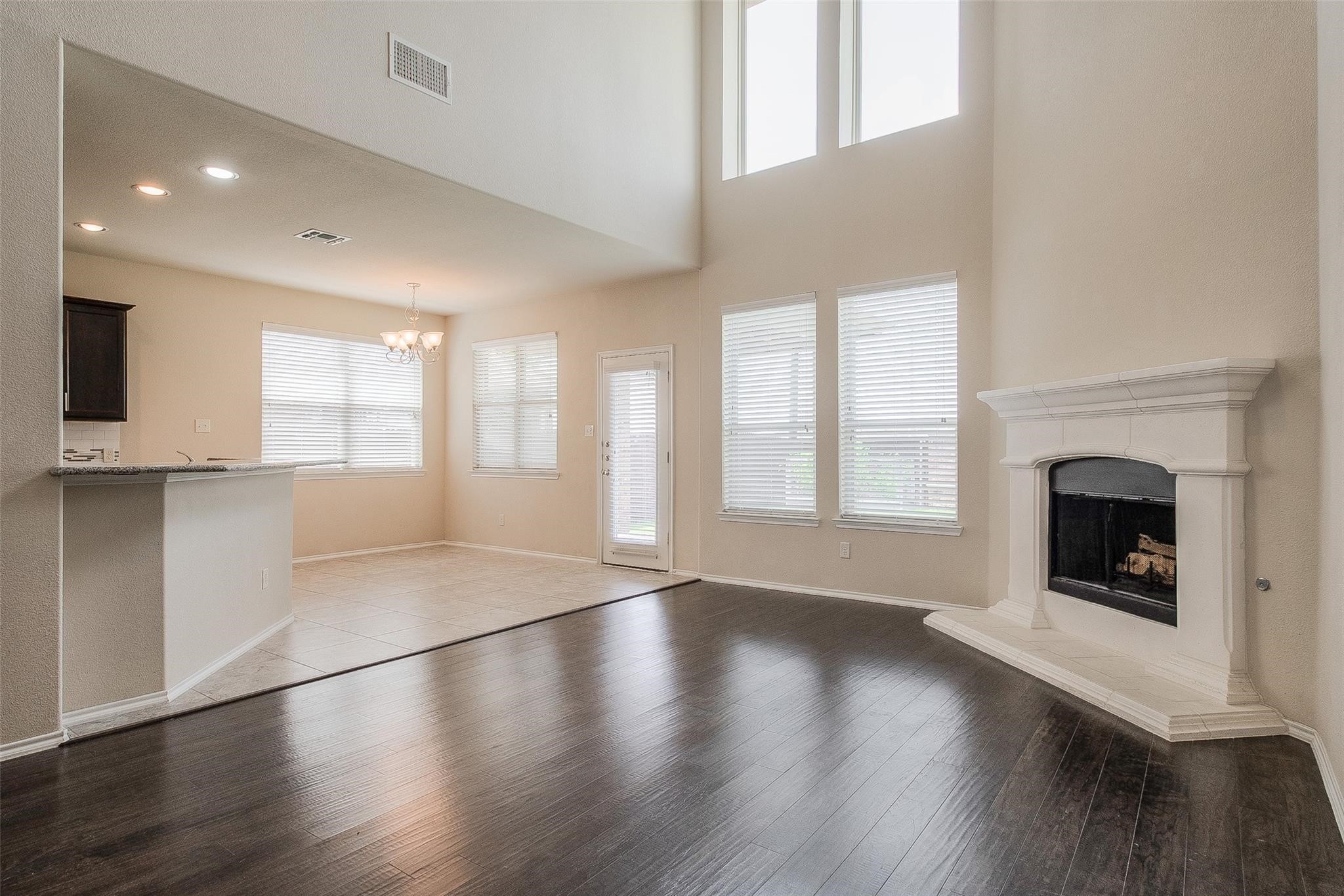 10128 Horseshoe Lane