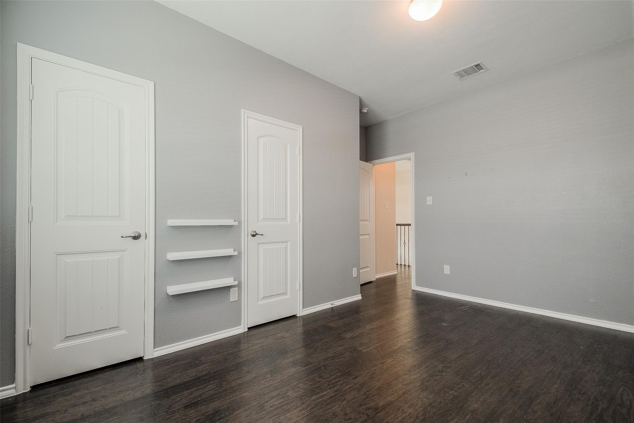 10128 Horseshoe Lane