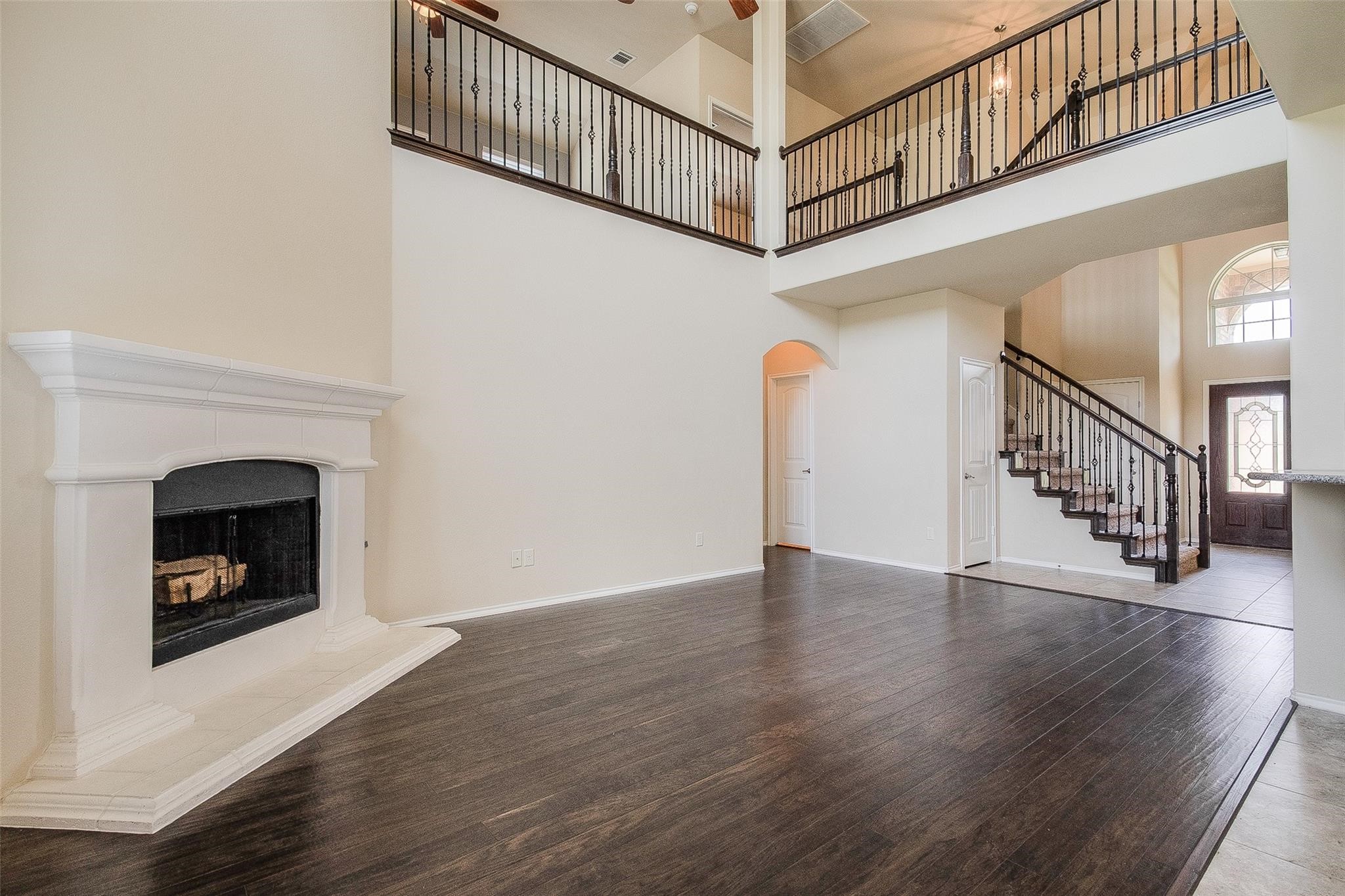 10128 Horseshoe Lane