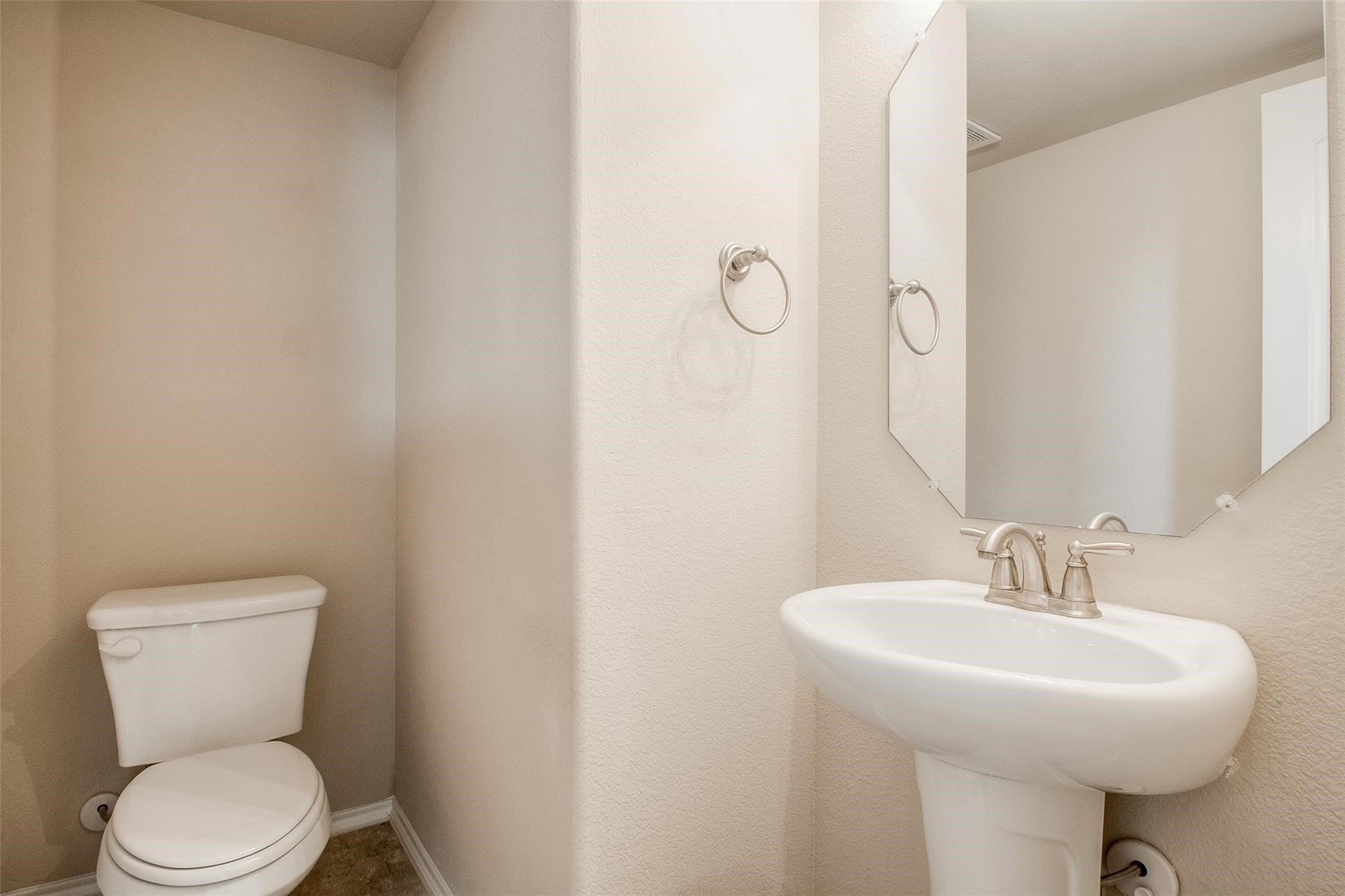 10128 Horseshoe Lane