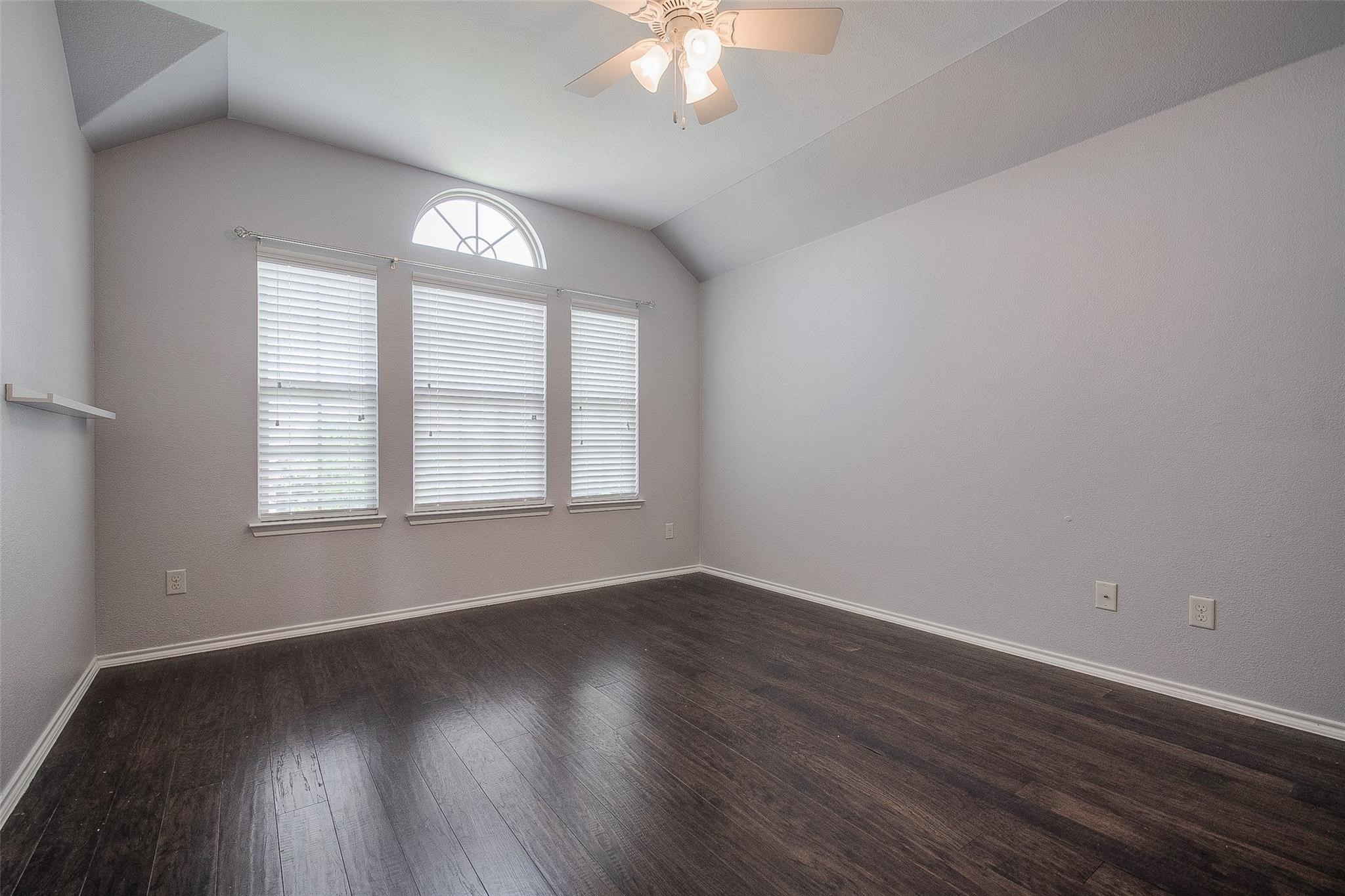 10128 Horseshoe Lane