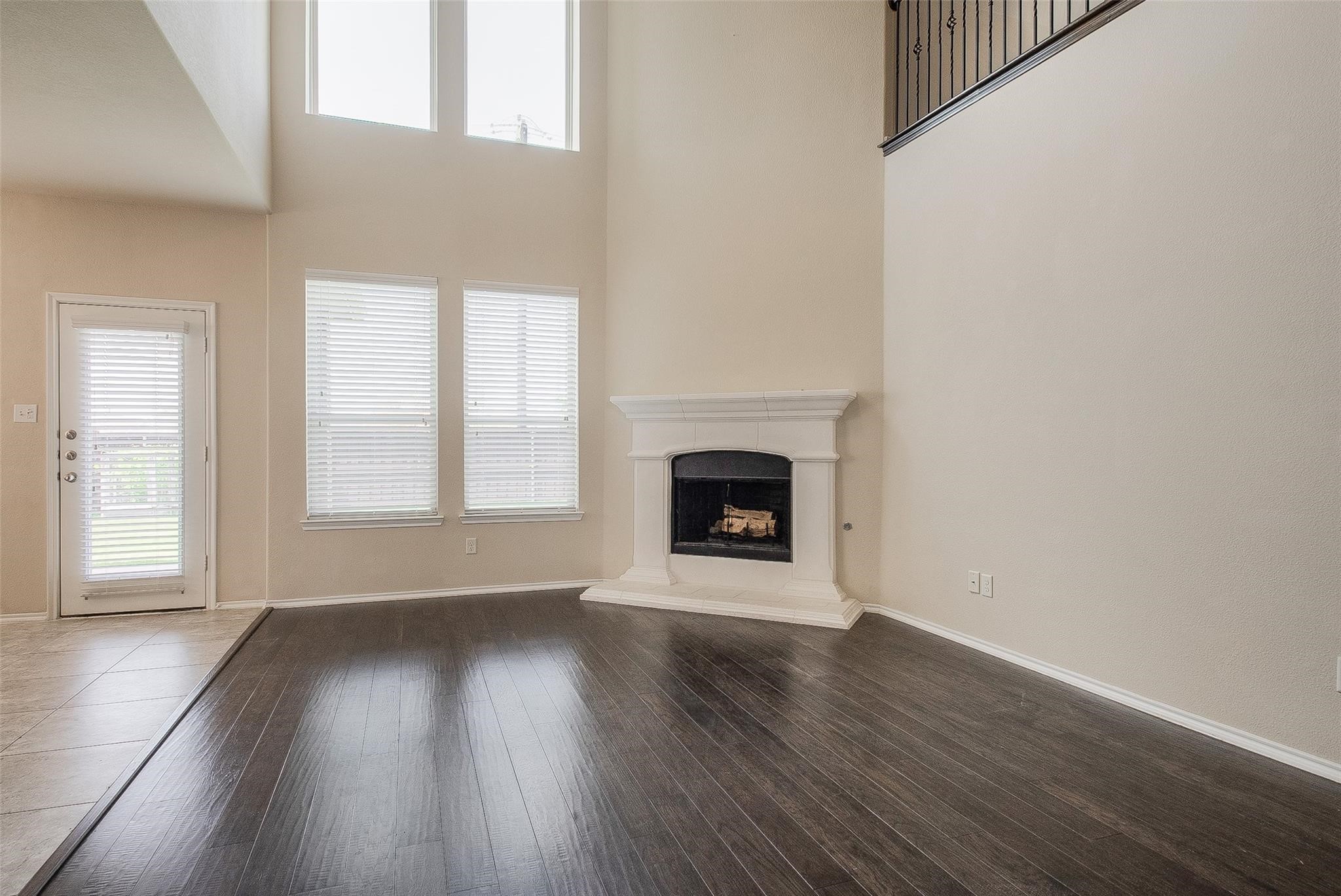 10128 Horseshoe Lane