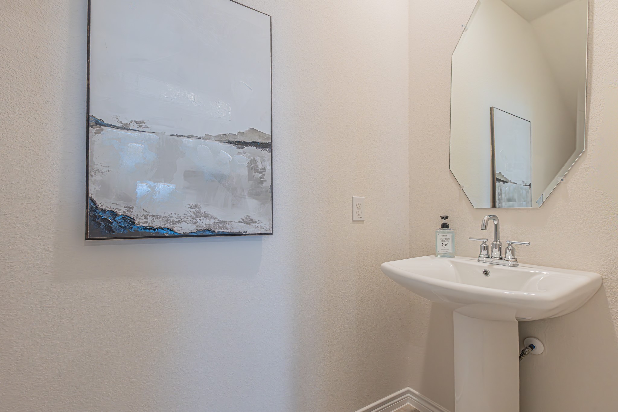 736 Thorn Creek Drive