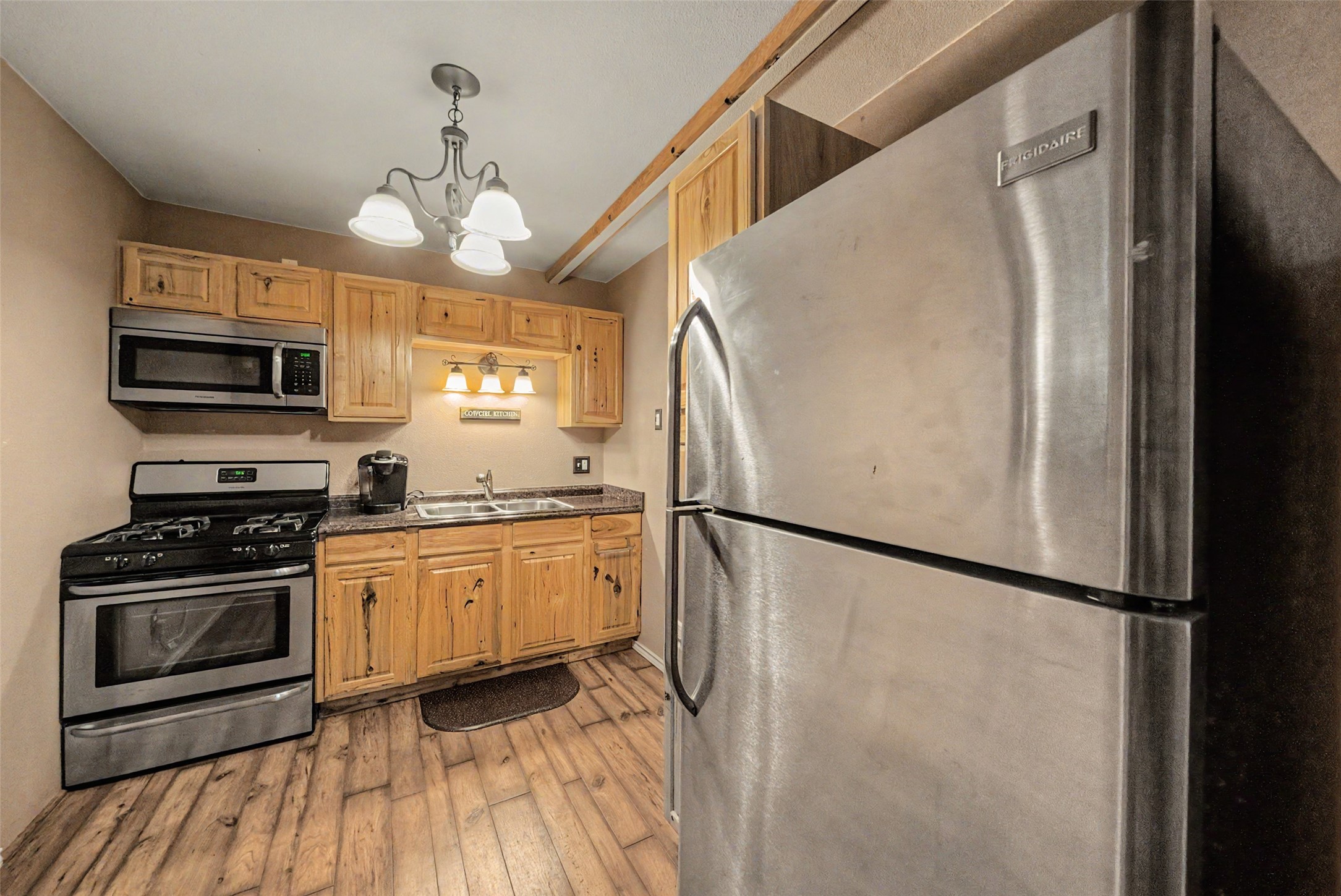 5480 Bridle Path