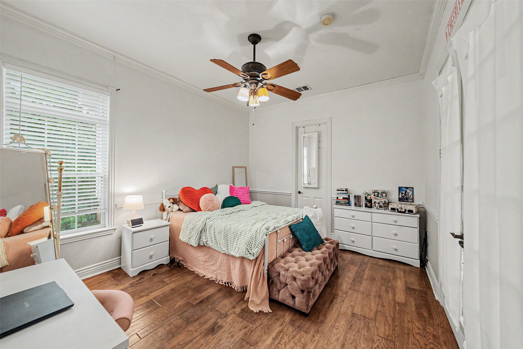 5480 Bridle Path