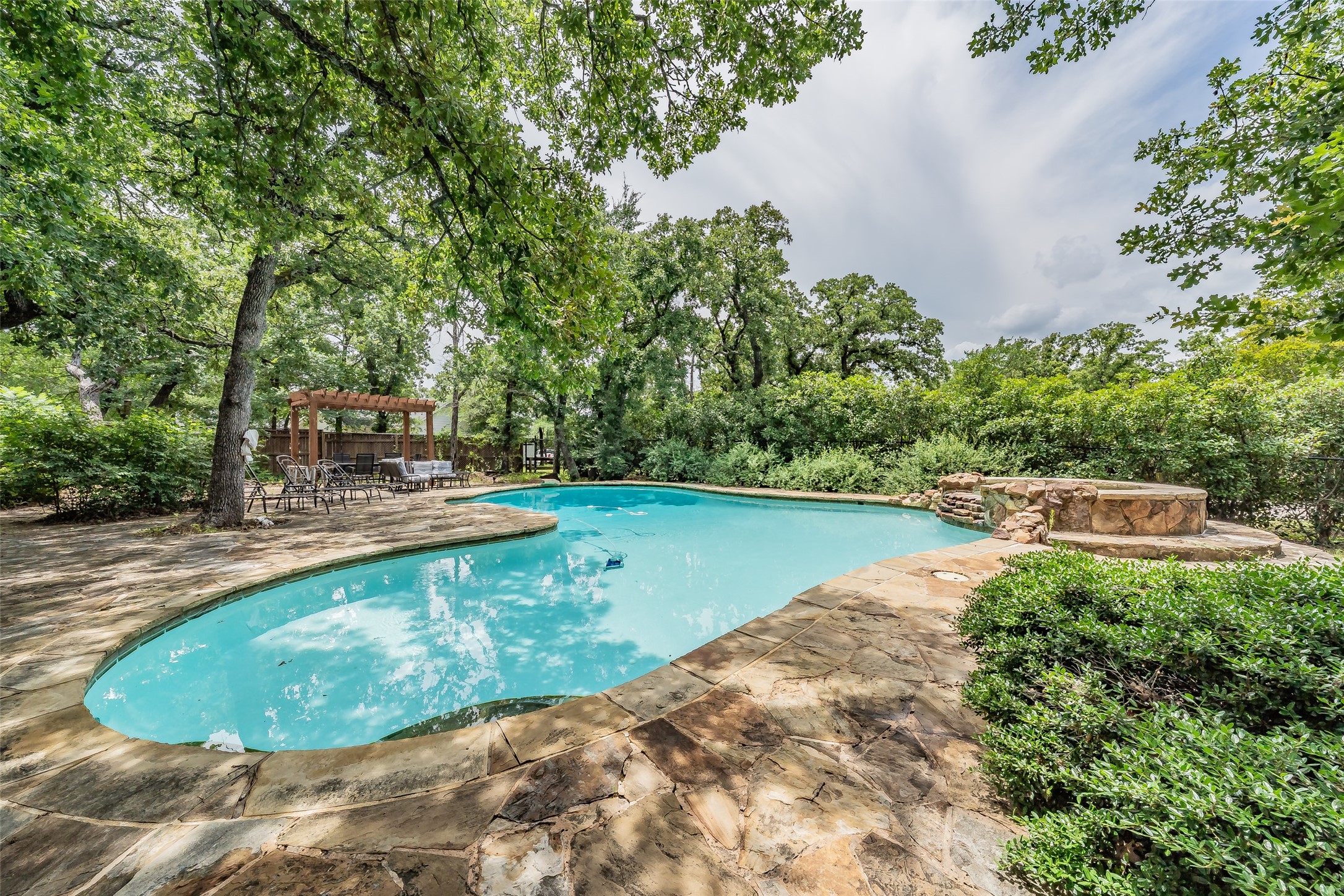 5480 Bridle Path