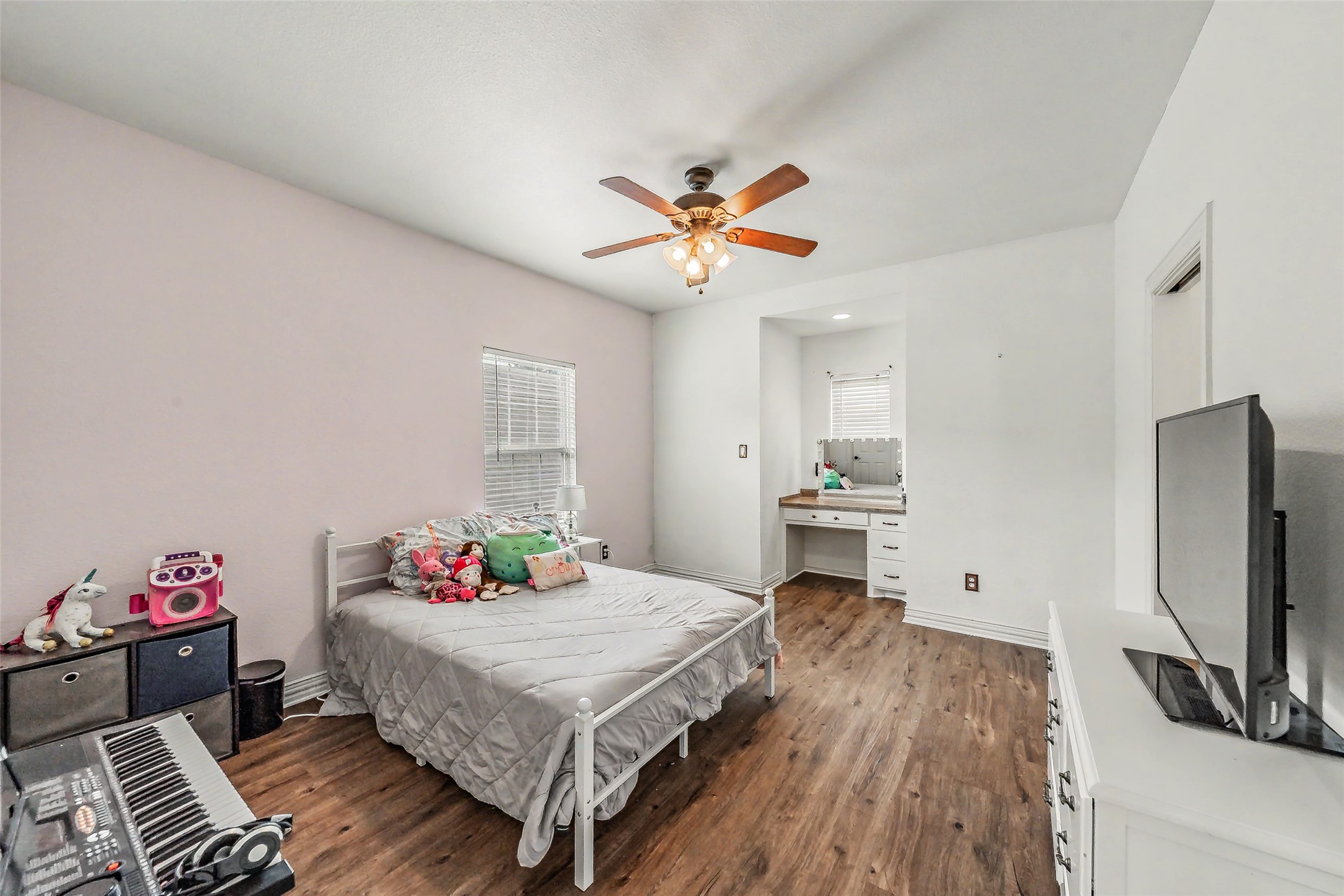 5480 Bridle Path