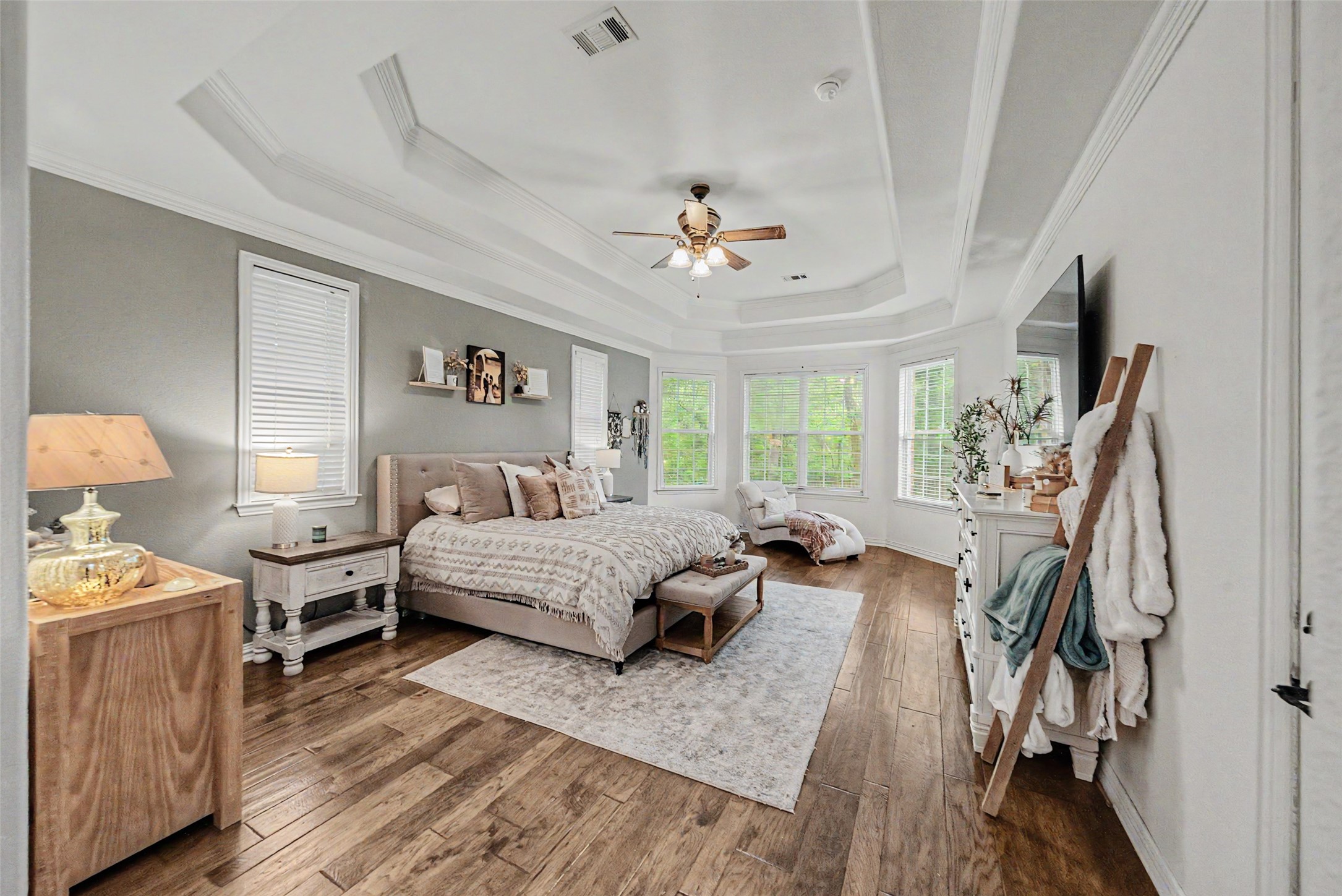 5480 Bridle Path