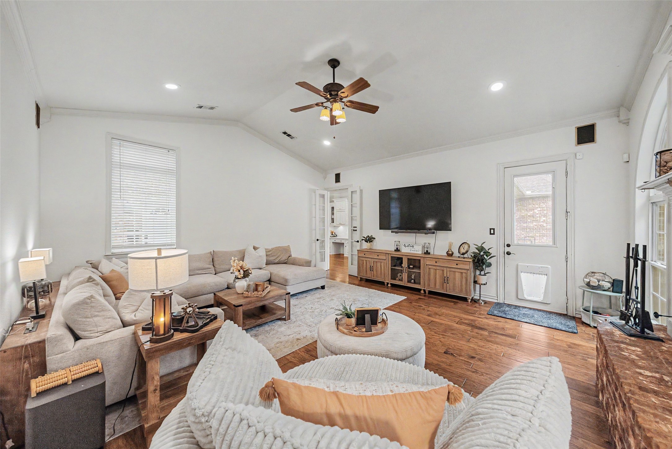 5480 Bridle Path