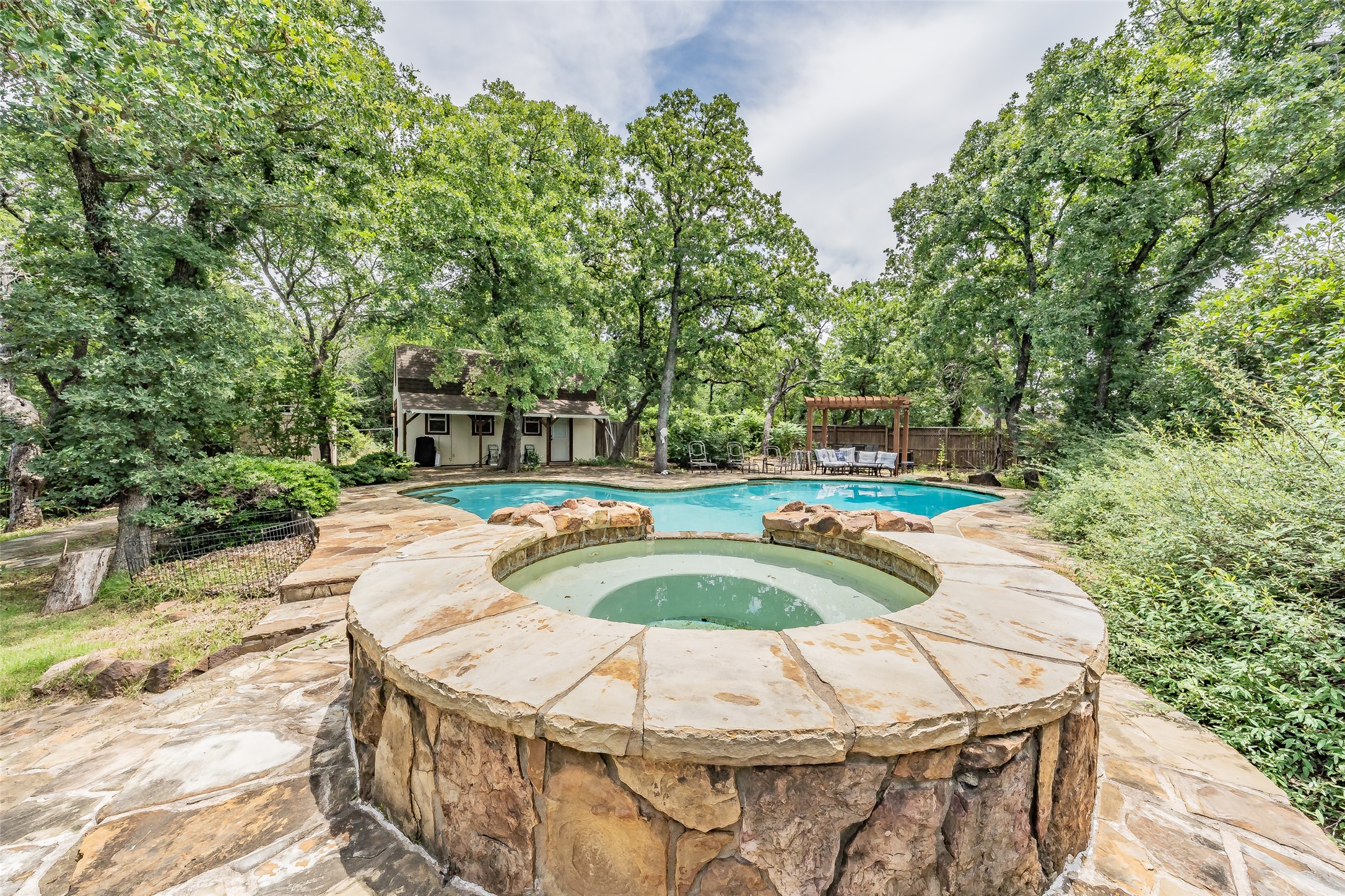 5480 Bridle Path