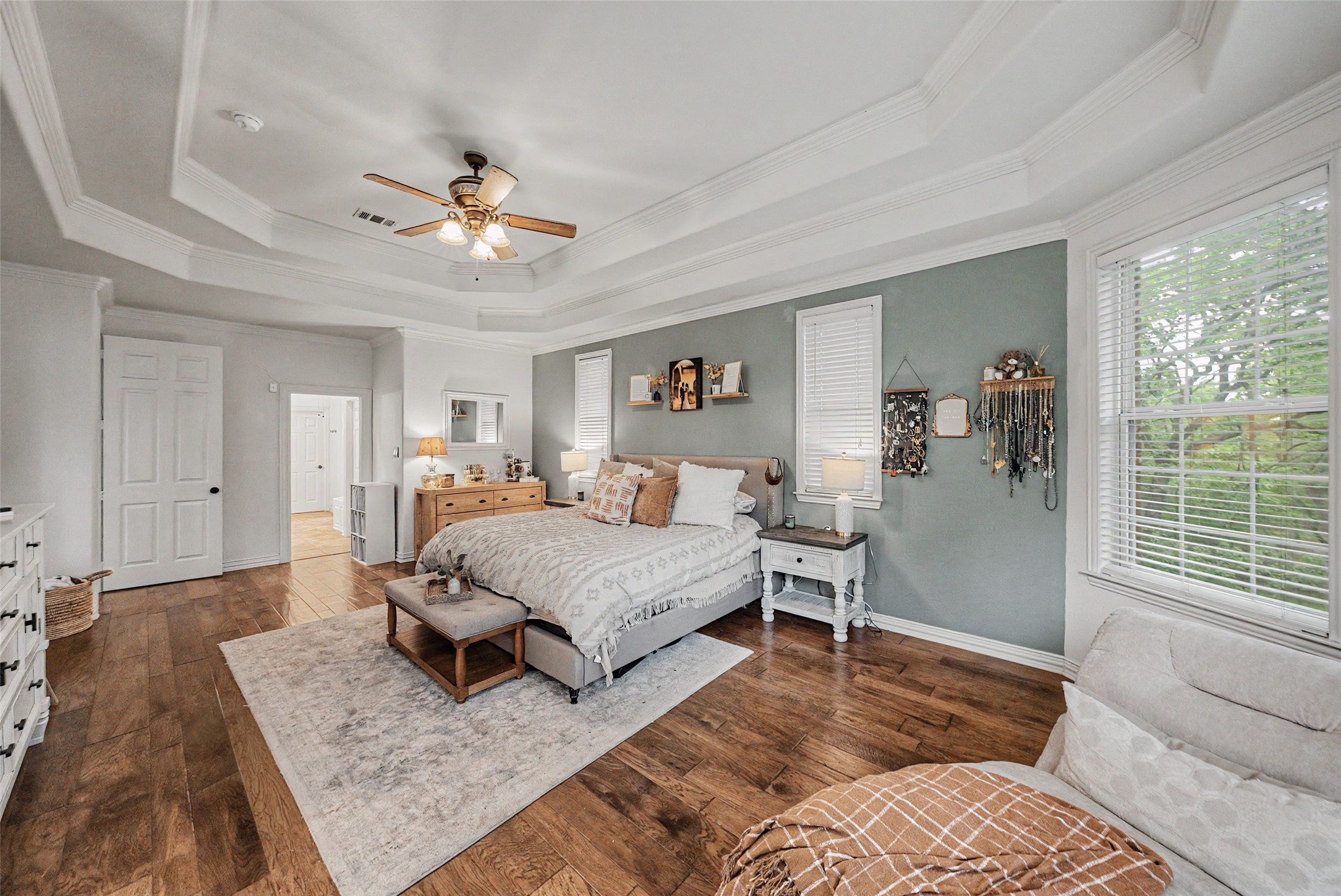 5480 Bridle Path