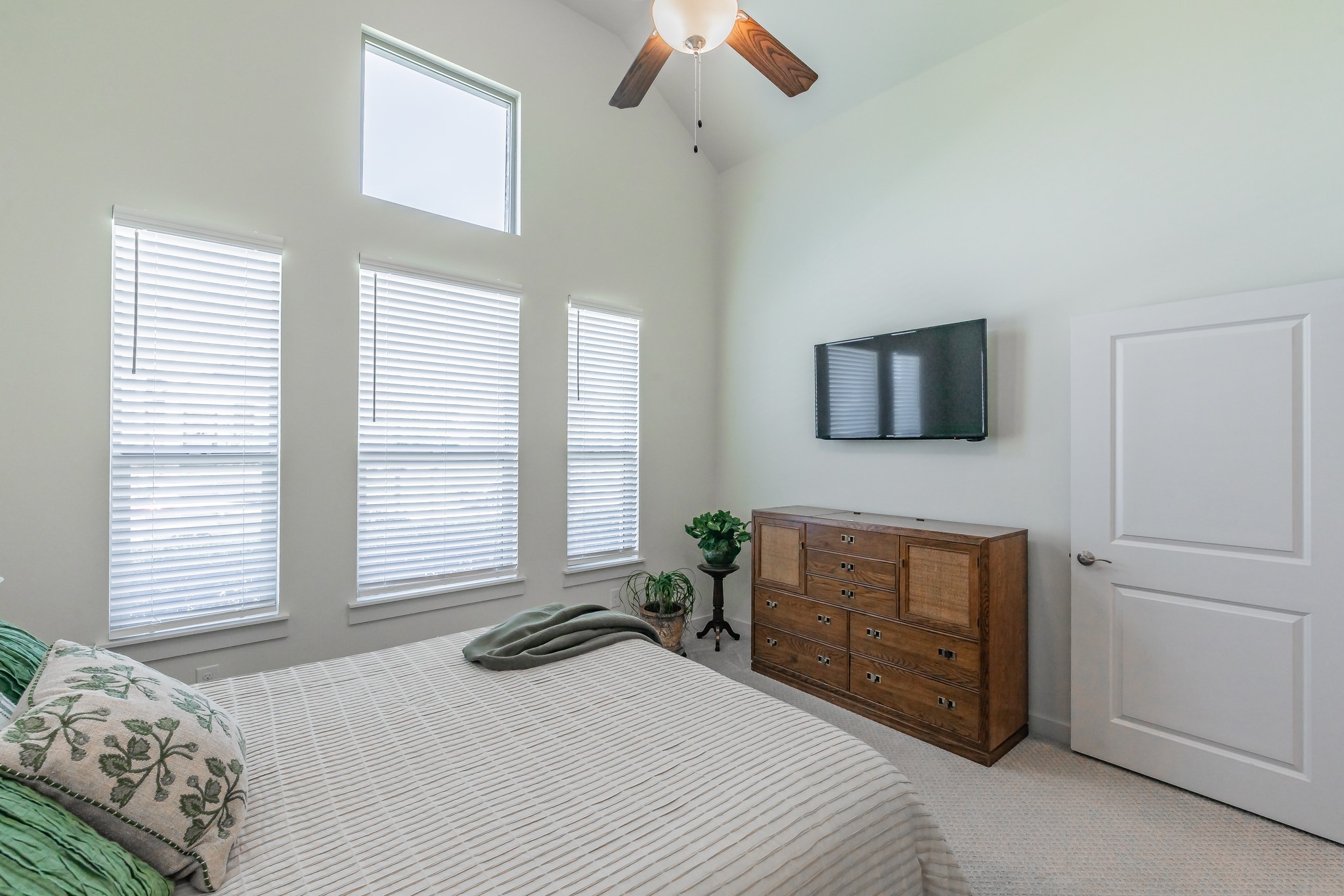 1634 Dewberry Lane