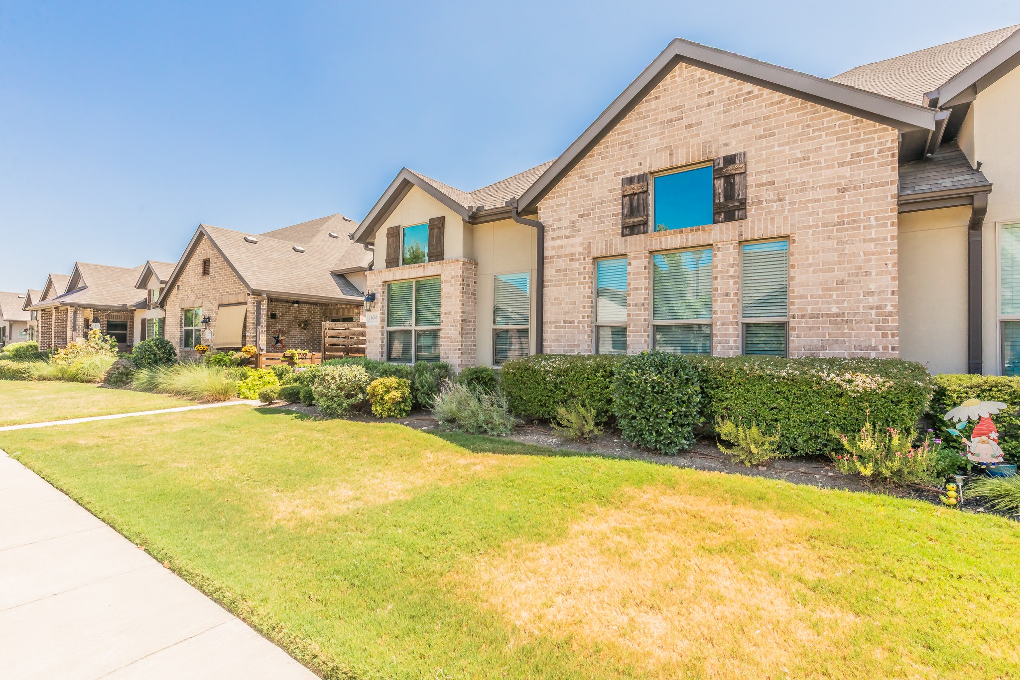 1634 Dewberry Lane