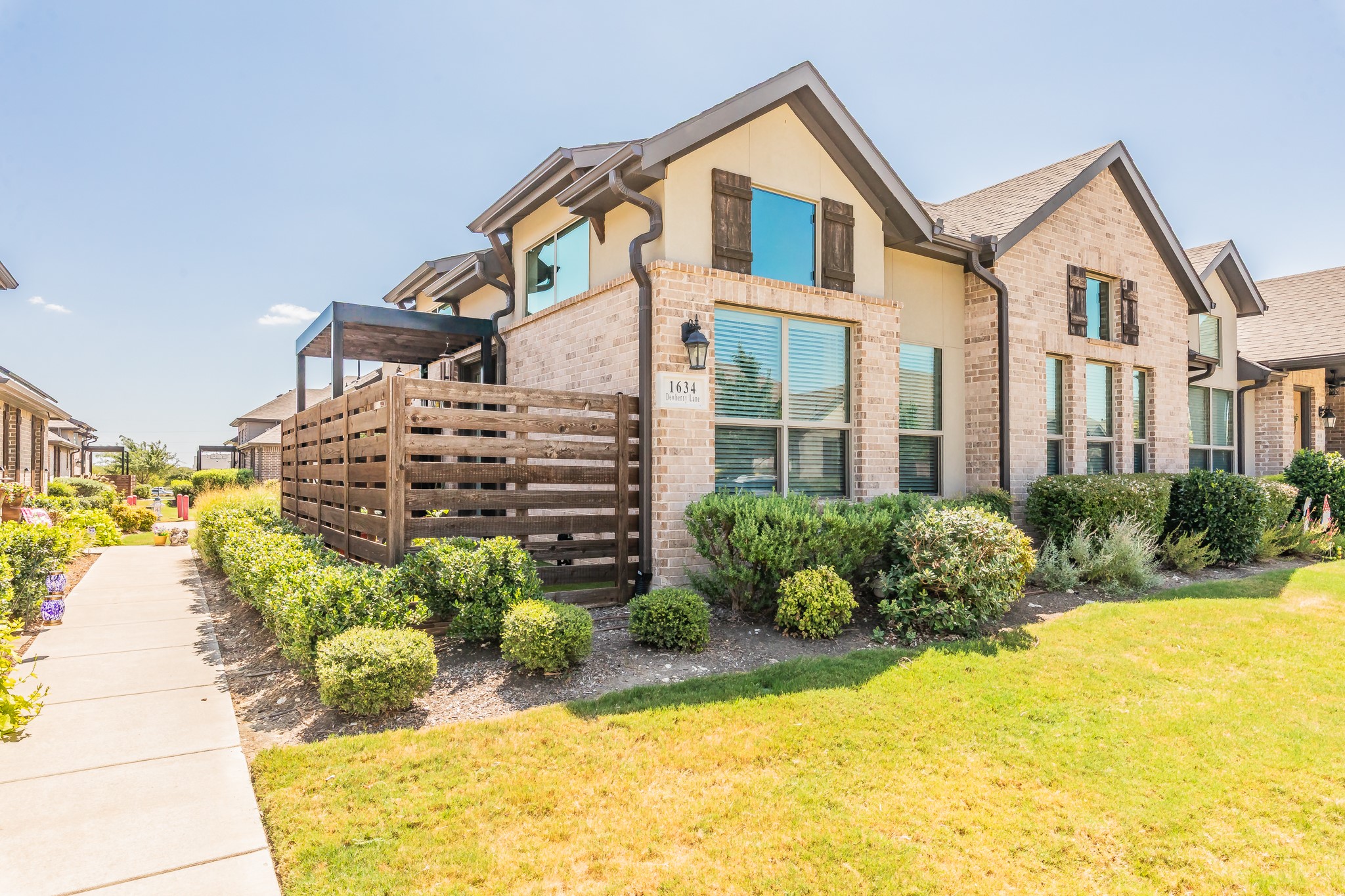 1634 Dewberry Lane Garland TX