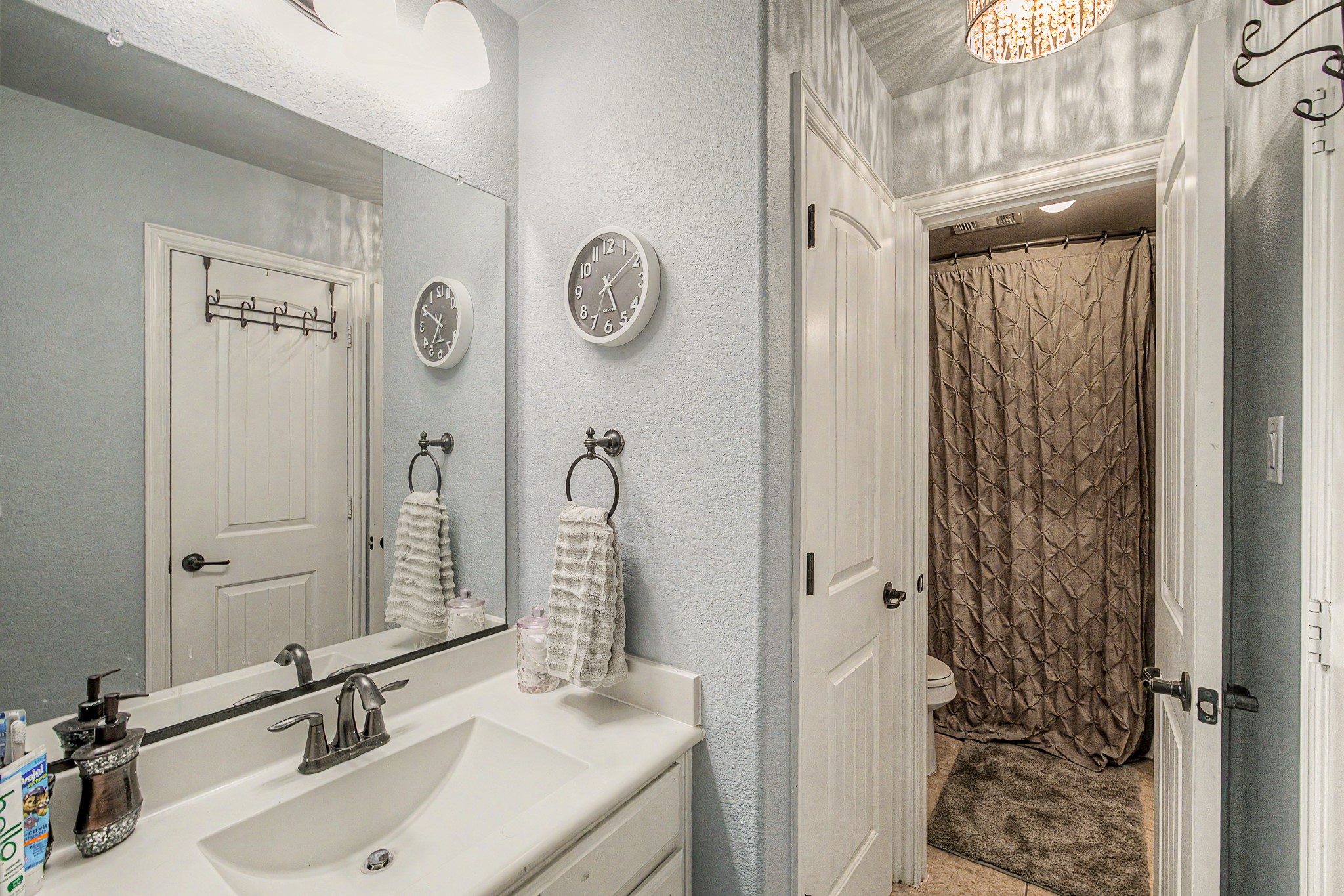 9939 Amberwoods Lane