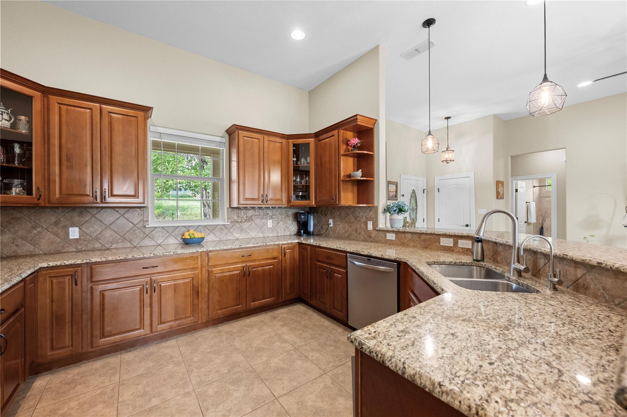 132 Mamalu DR